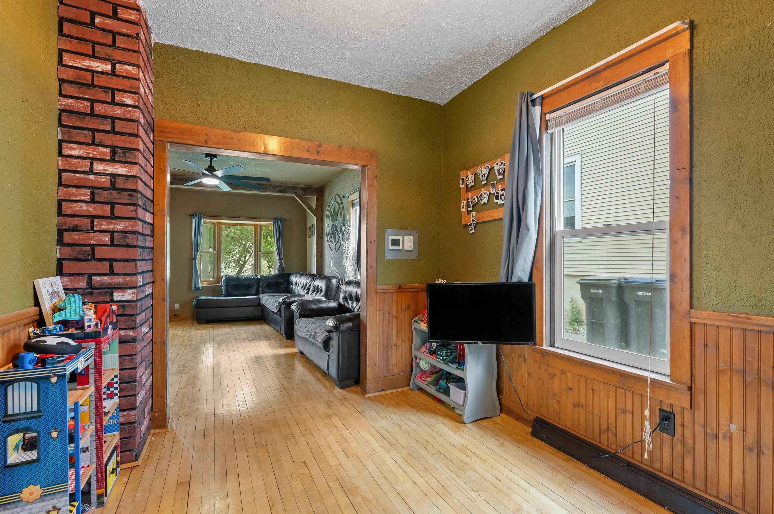 304 Frst Ave, Plymouth WI 53073-1216 exterior