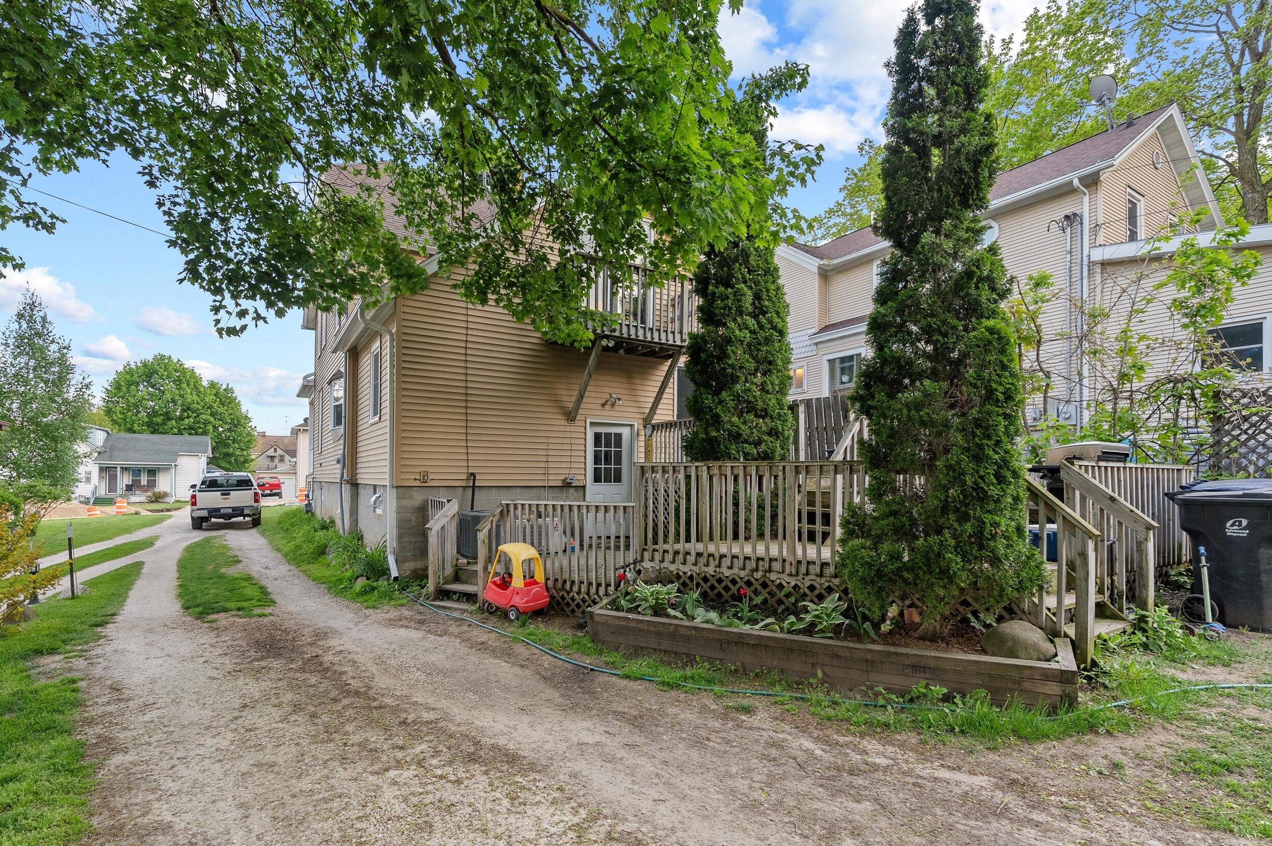 304 Frst Ave, Plymouth WI 53073-1216 exterior