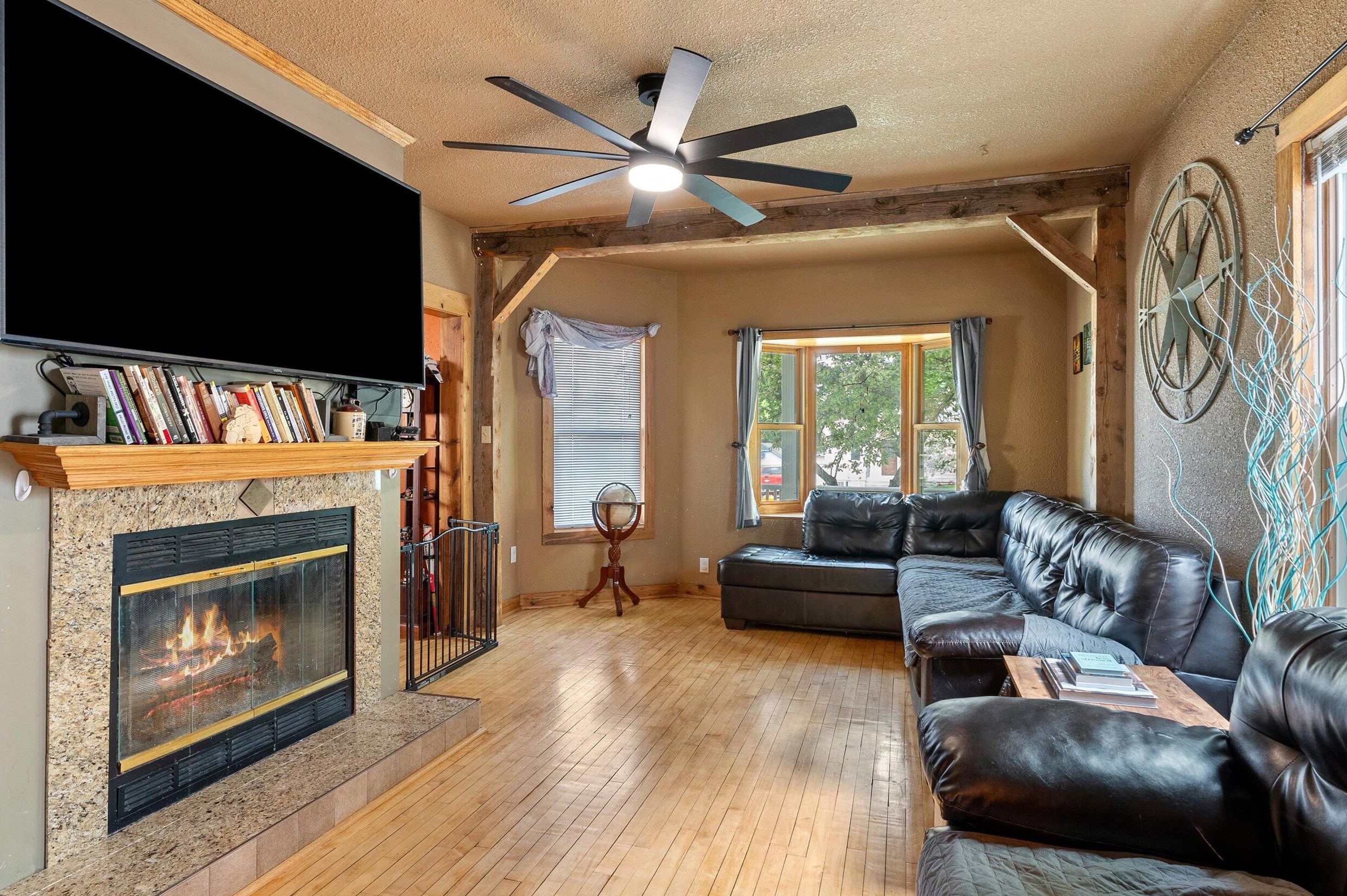 304 Frst Ave, Plymouth WI 53073-1216 exterior