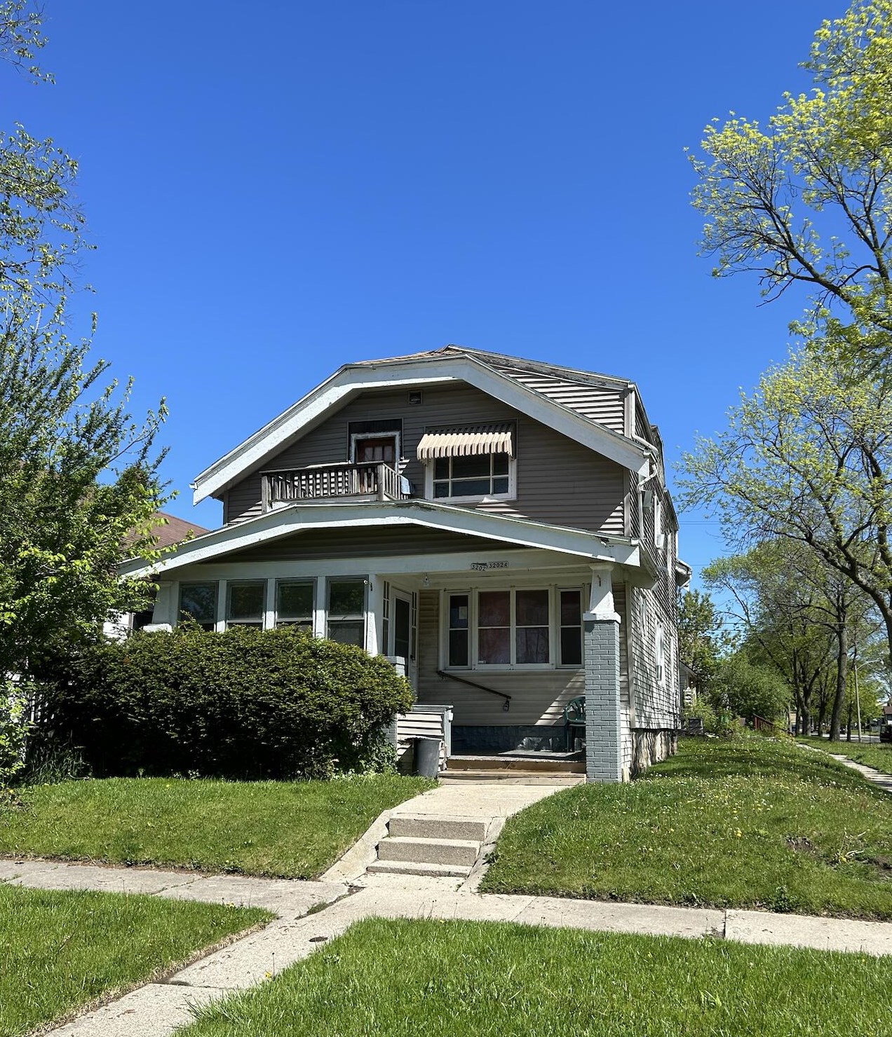 3202 Fairmount Ave, Milwaukee, WI 53209-5446