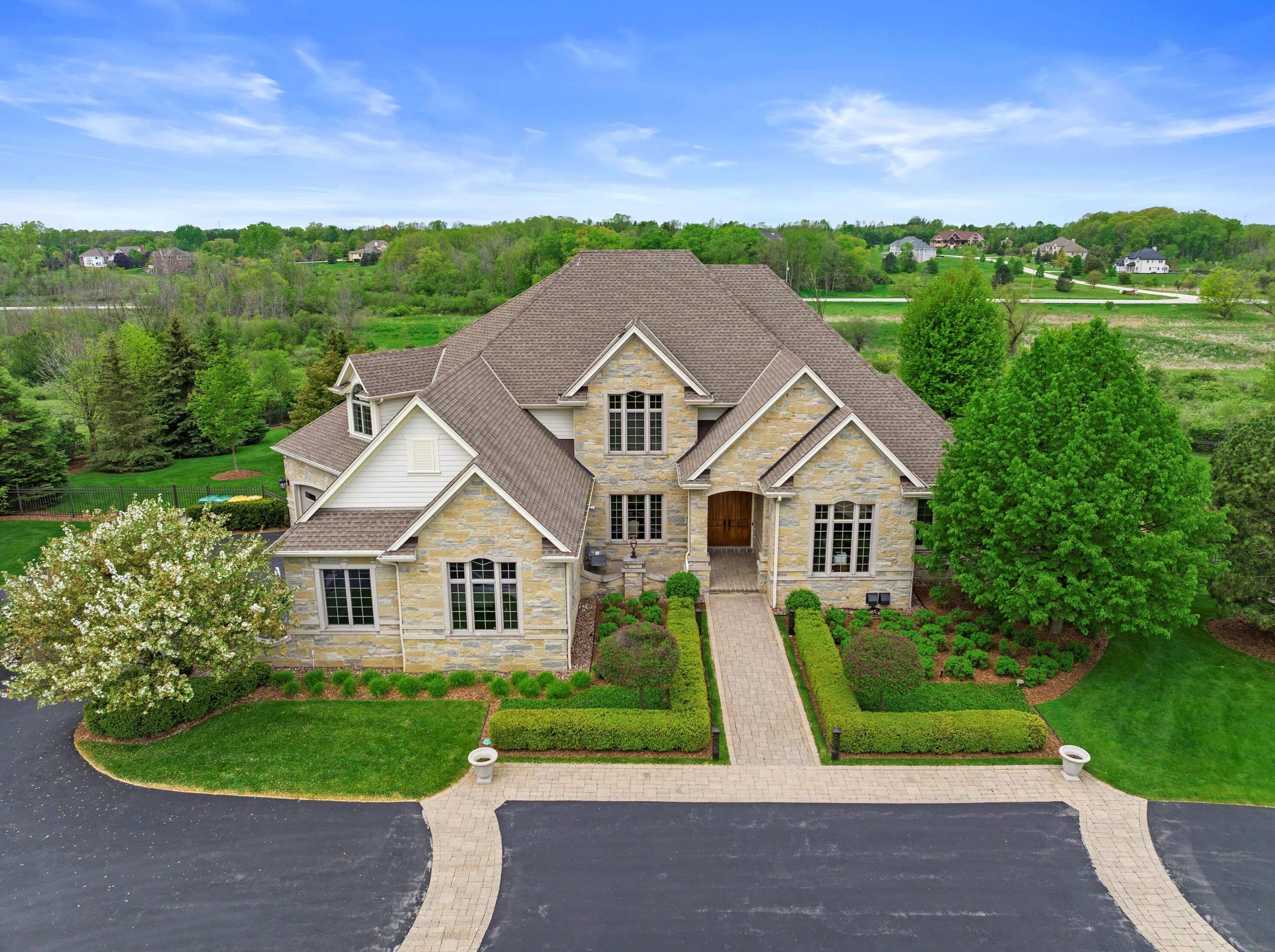 14035 N Pine Bluff Rd, Thiensville, WI 53097