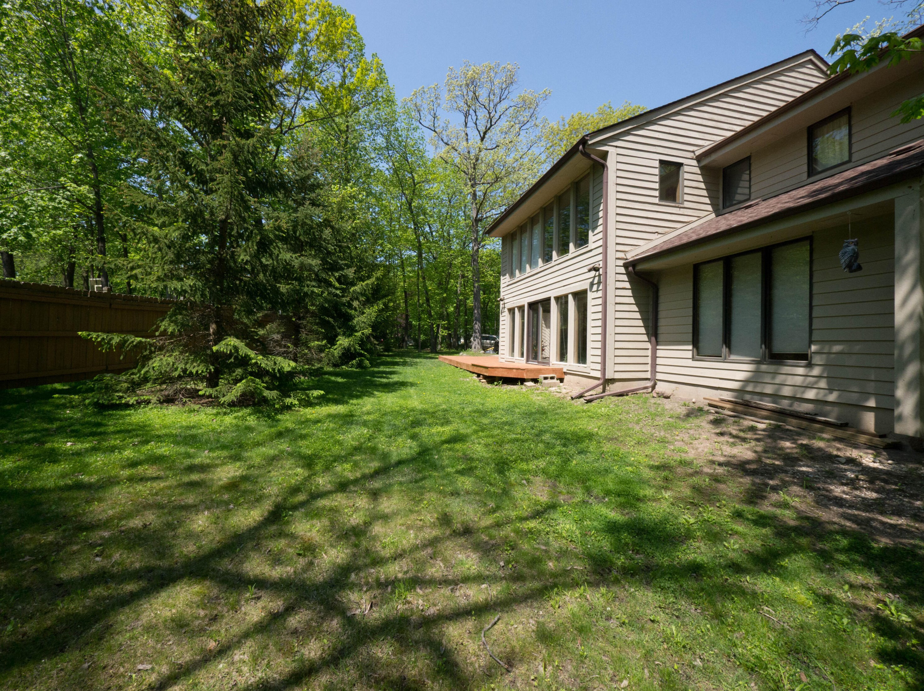 14925 W Olivia Ln, Waukesha, WI 53151