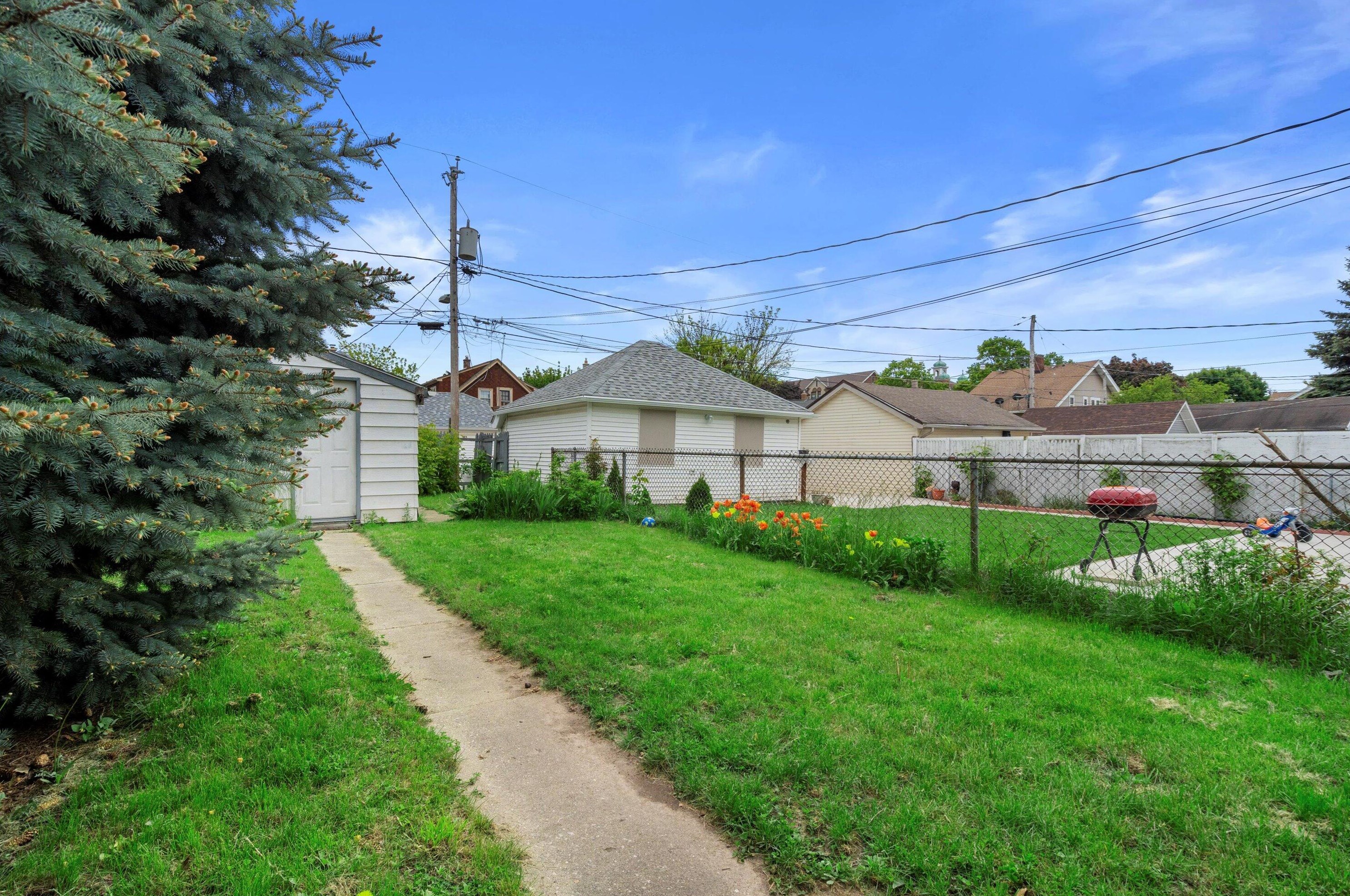 1636 S 30th St, Milwaukee, WI 53215