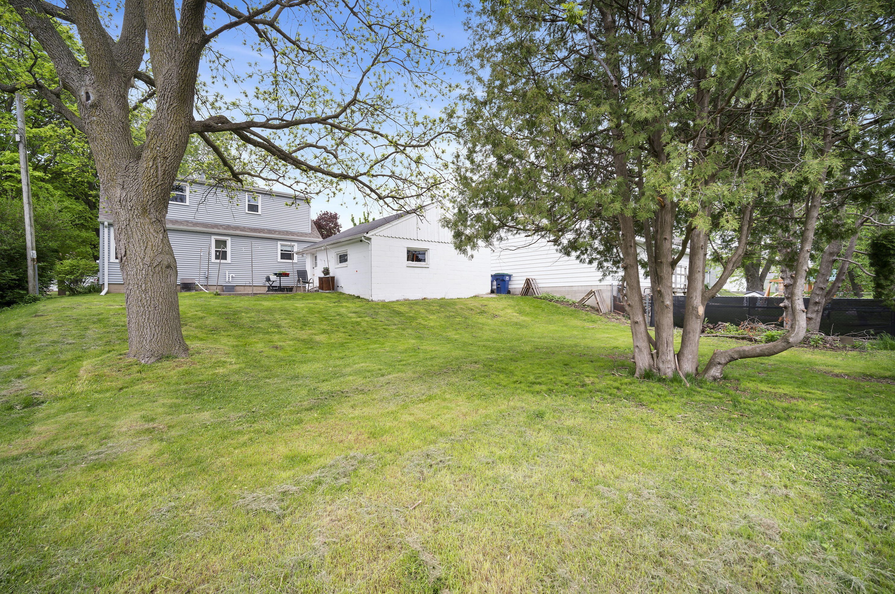 1134 5th Ave, Grafton WI  53024-1804 exterior