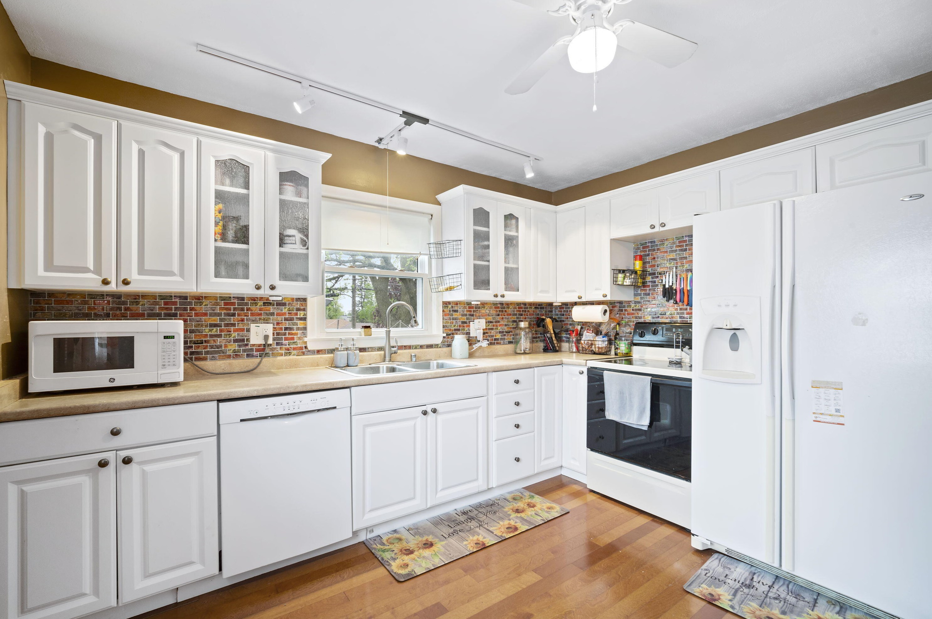 1134 5th Ave, Grafton WI  53024-1804 exterior