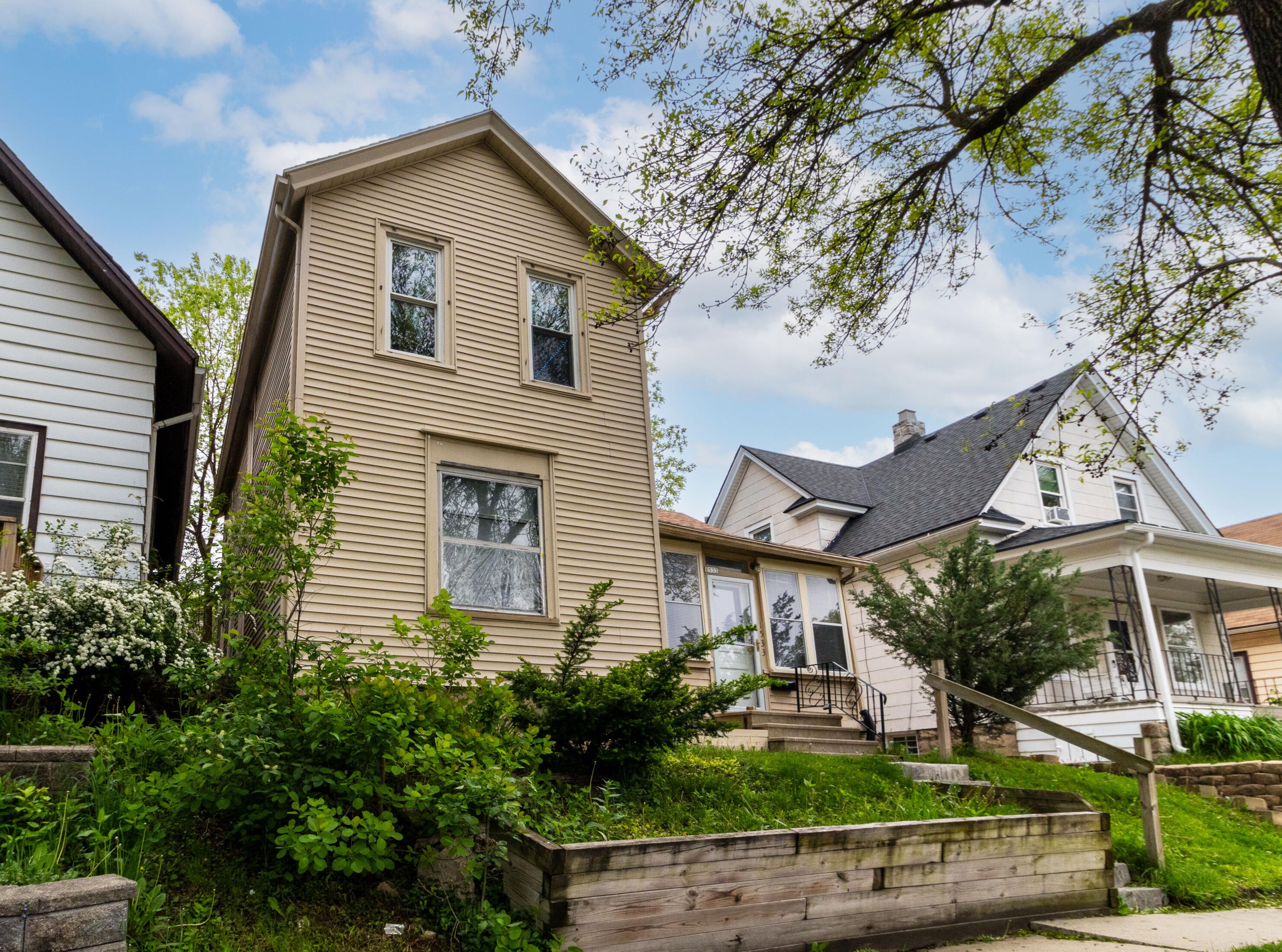 1533 S 64th St, Milwaukee, WI 53214