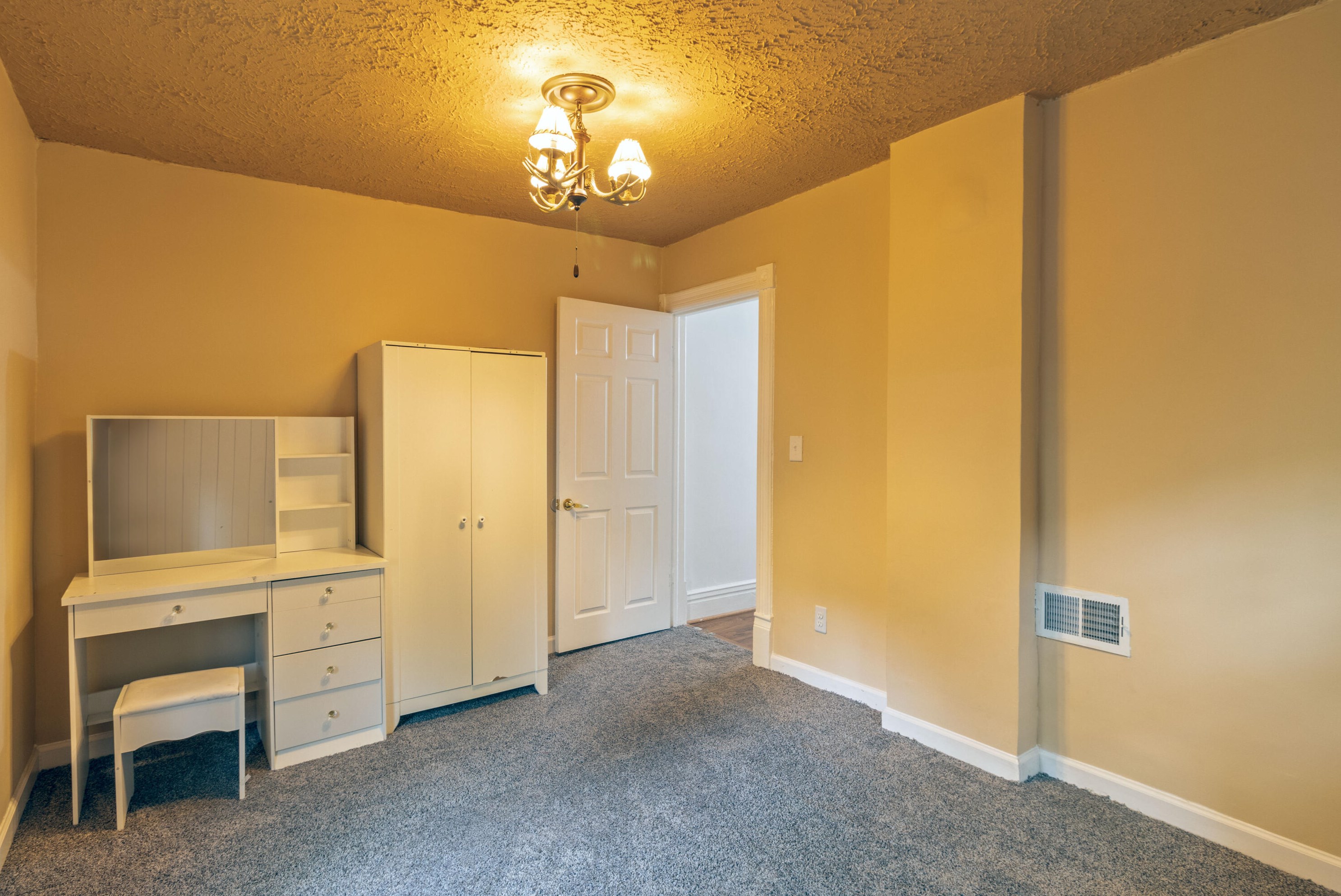 1533 64th St, Milwaukee WI  53214-4902 exterior