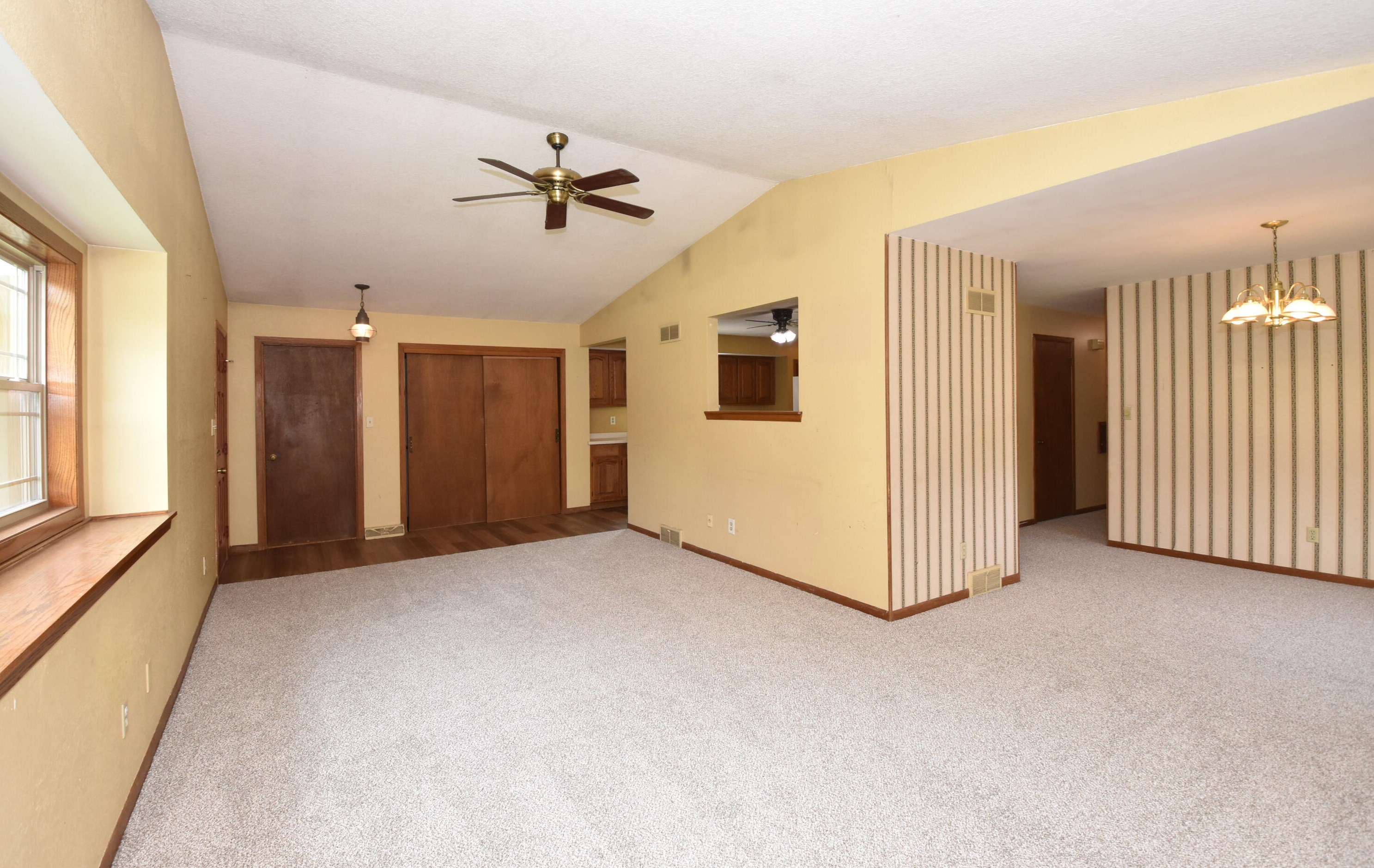 3713 Anita Ln, Hales Corners, WI 53132-9322