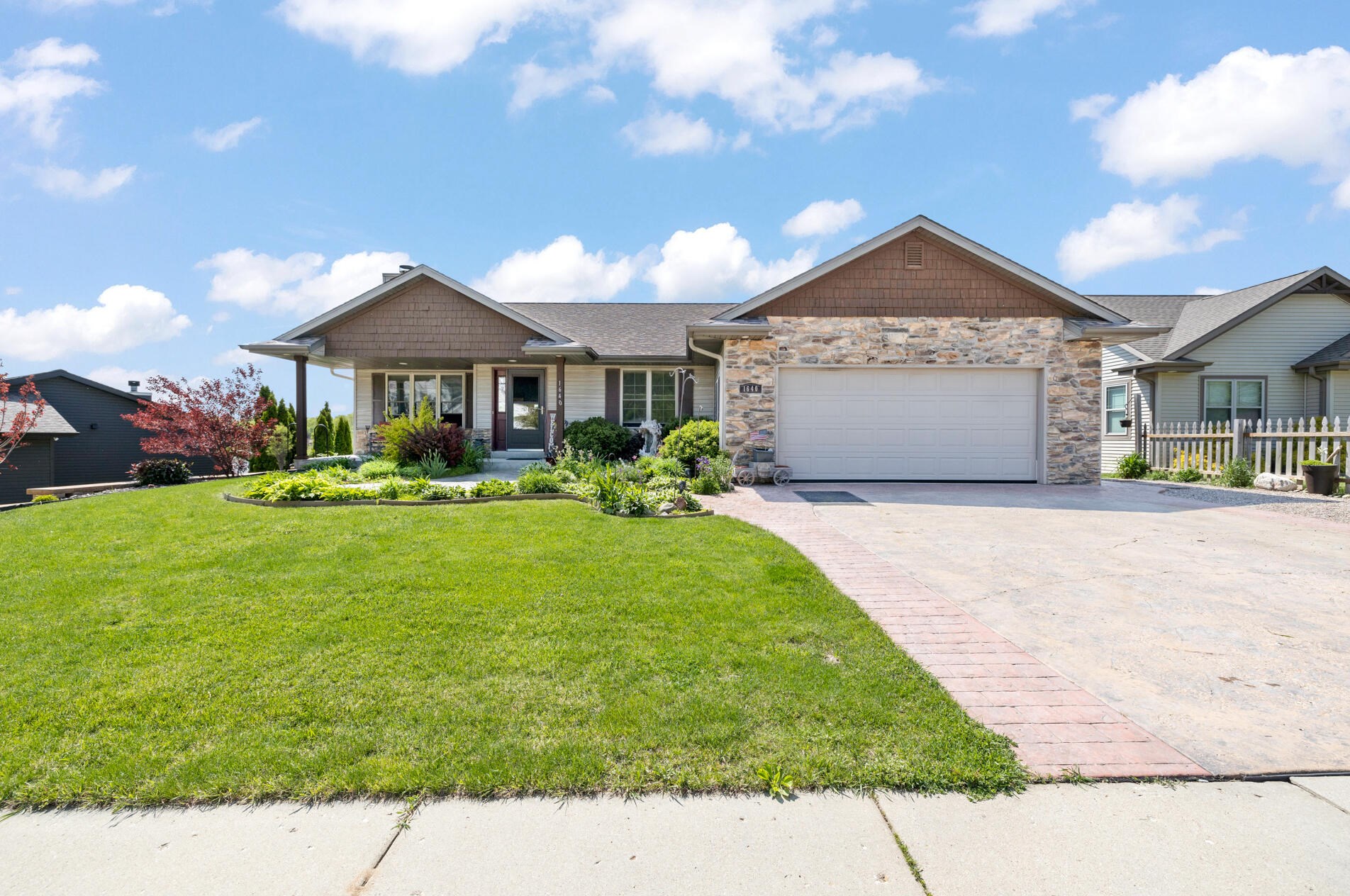 1640 Great Forest Dr, West Bend, WI 53090