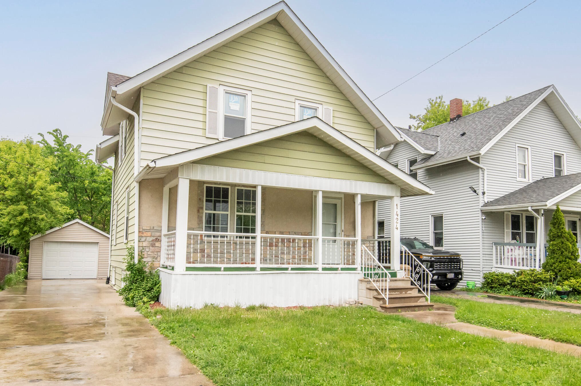1424 70th St, Kenosha, WI 53143