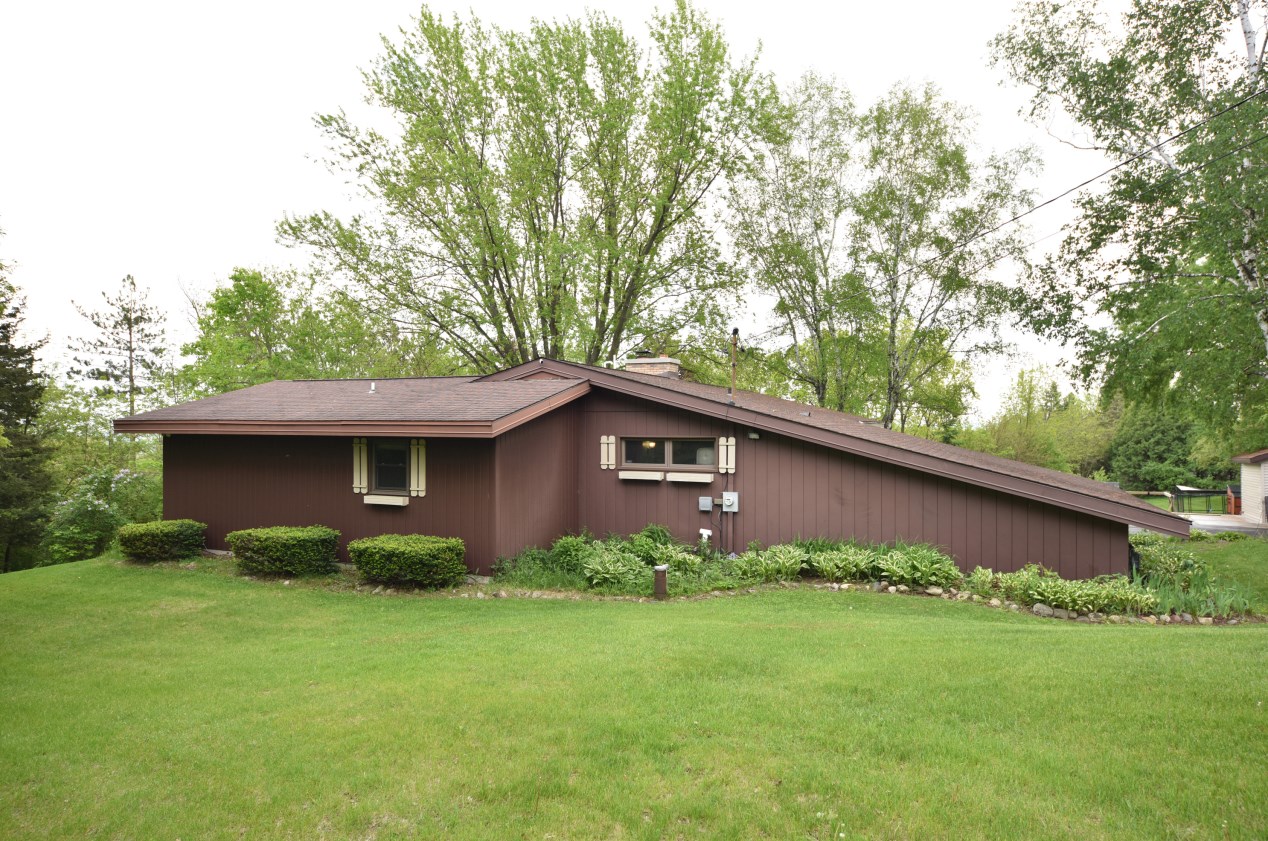 4461 Holly Ln, West Bend, WI 53090