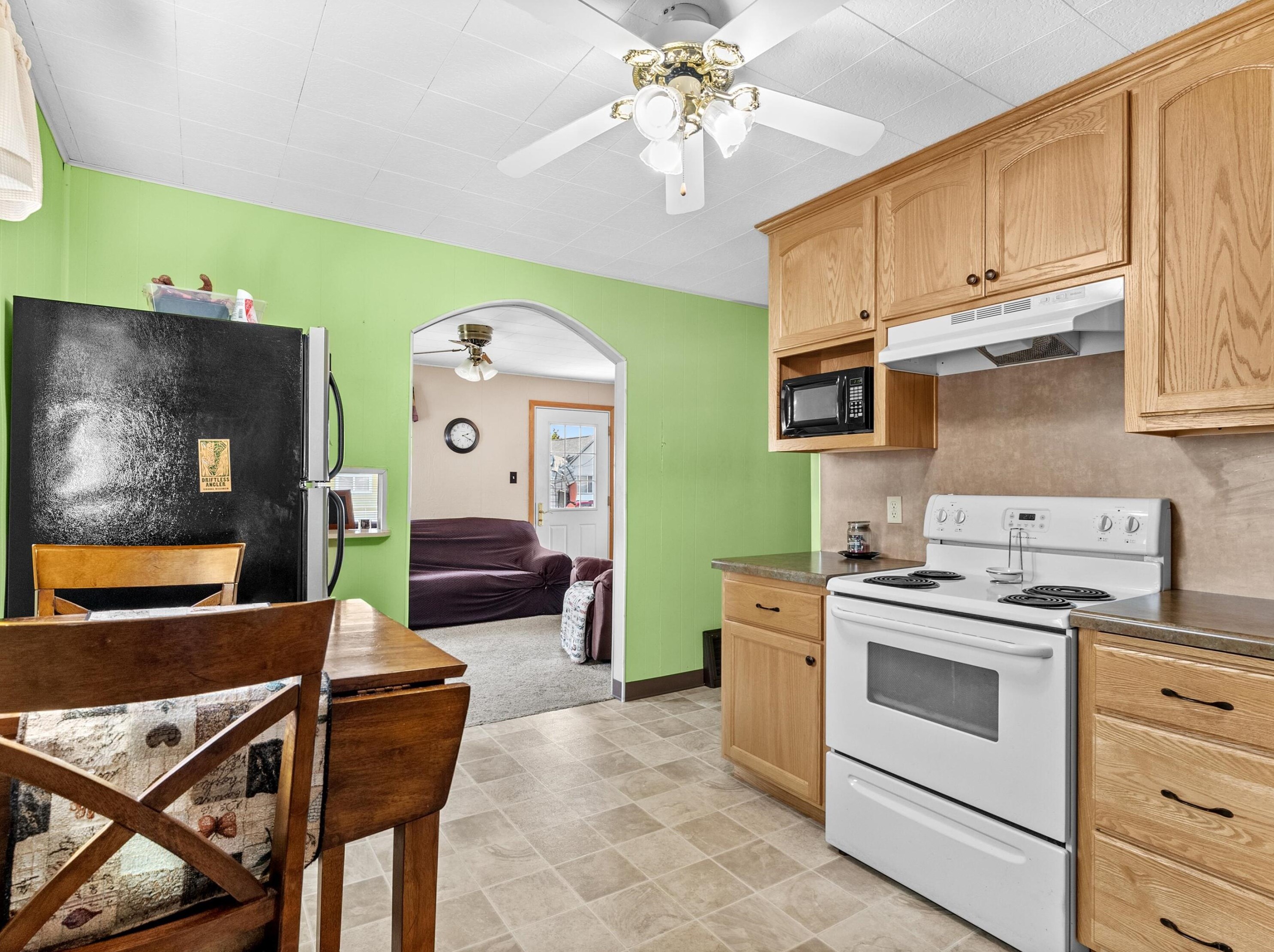1425 S 32nd St, Manitowoc, WI 54220