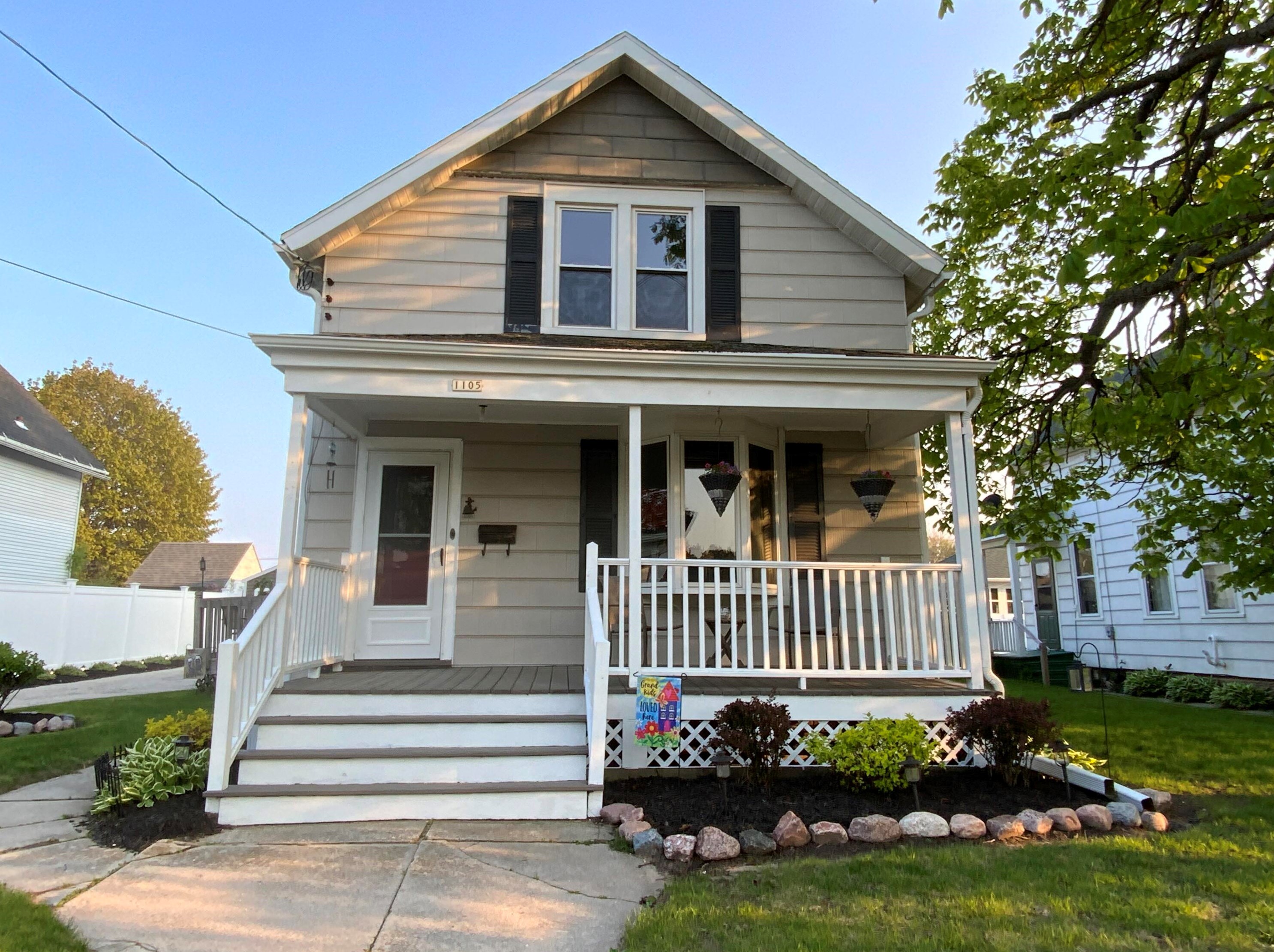 1105 Green St, Manitowoc, WI 54220-6233
