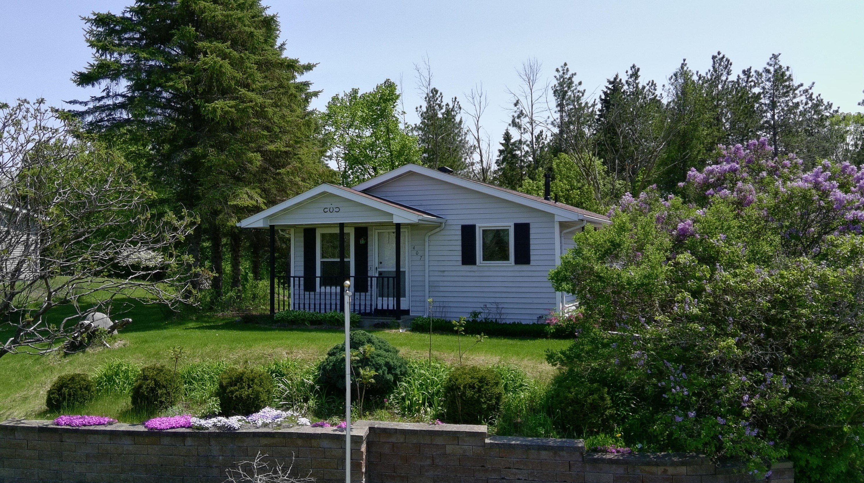407 Mary Mae Ct, Cascade, WI 53011-1357