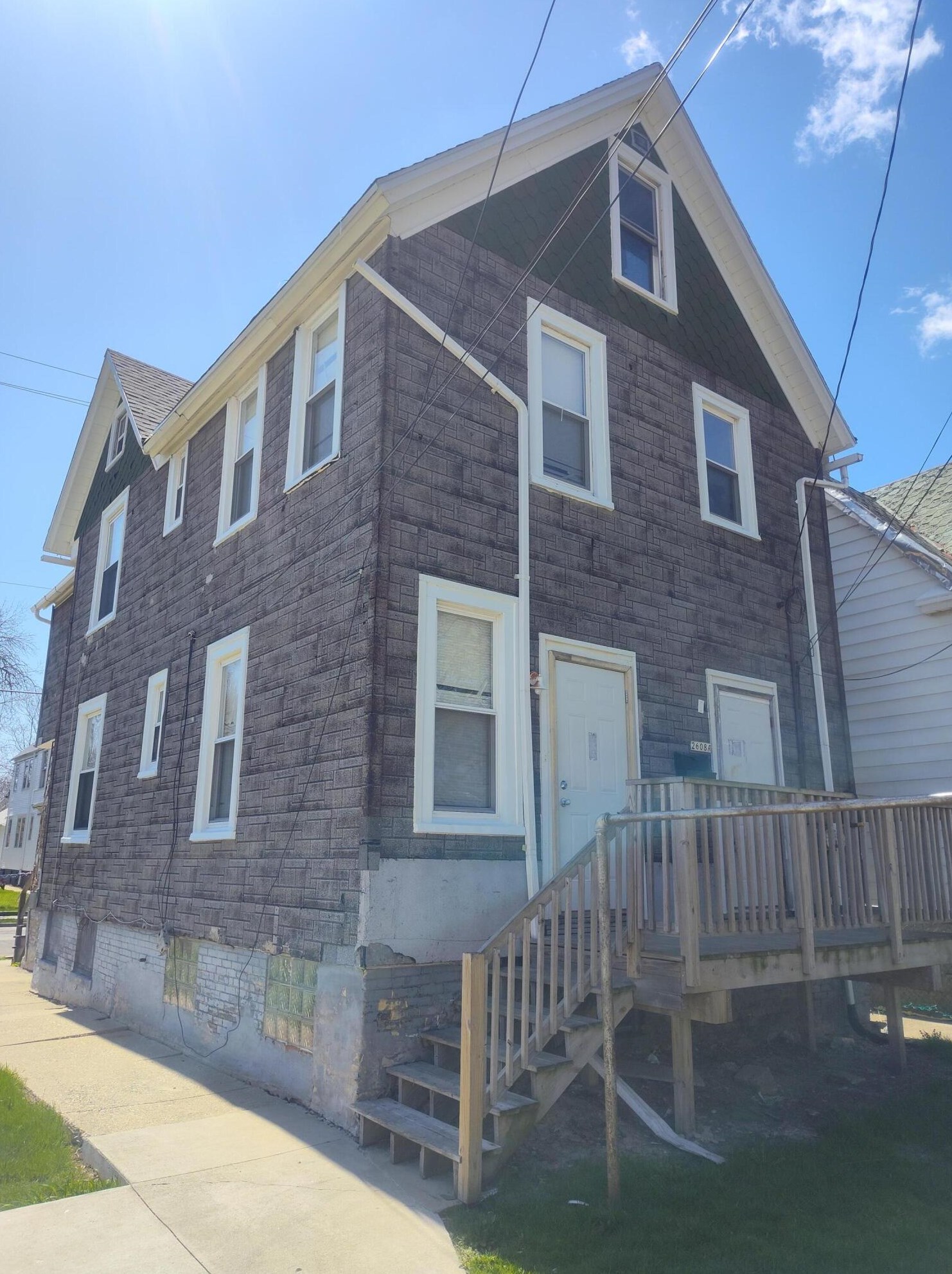 2608 Walnut St, Milwaukee, WI 53205-1452