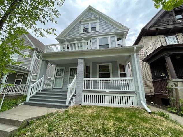 2874 29th St, Milwaukee, WI 53215-3612