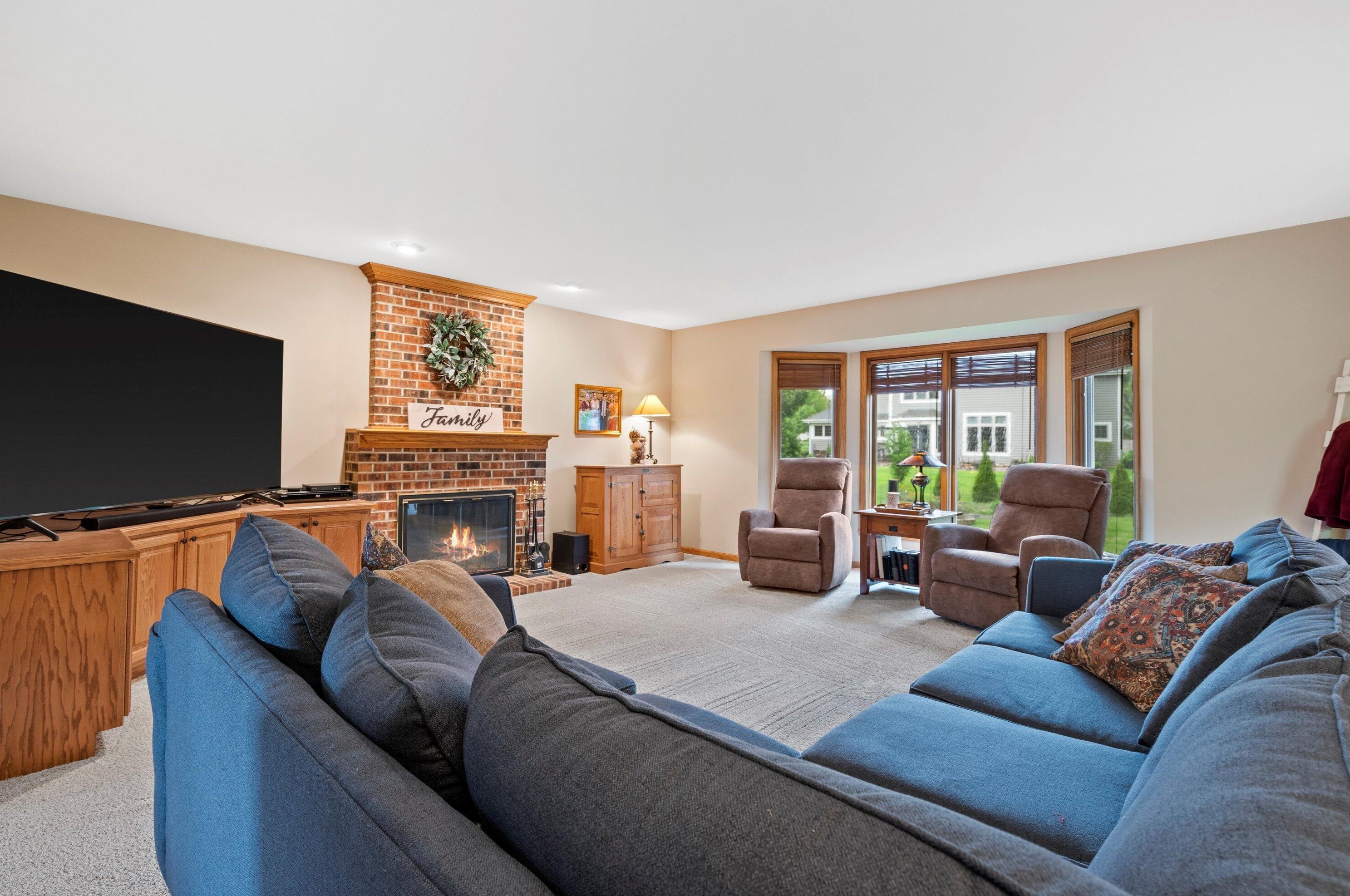 8316 Dora Ln, Racine, WI 53406-2567