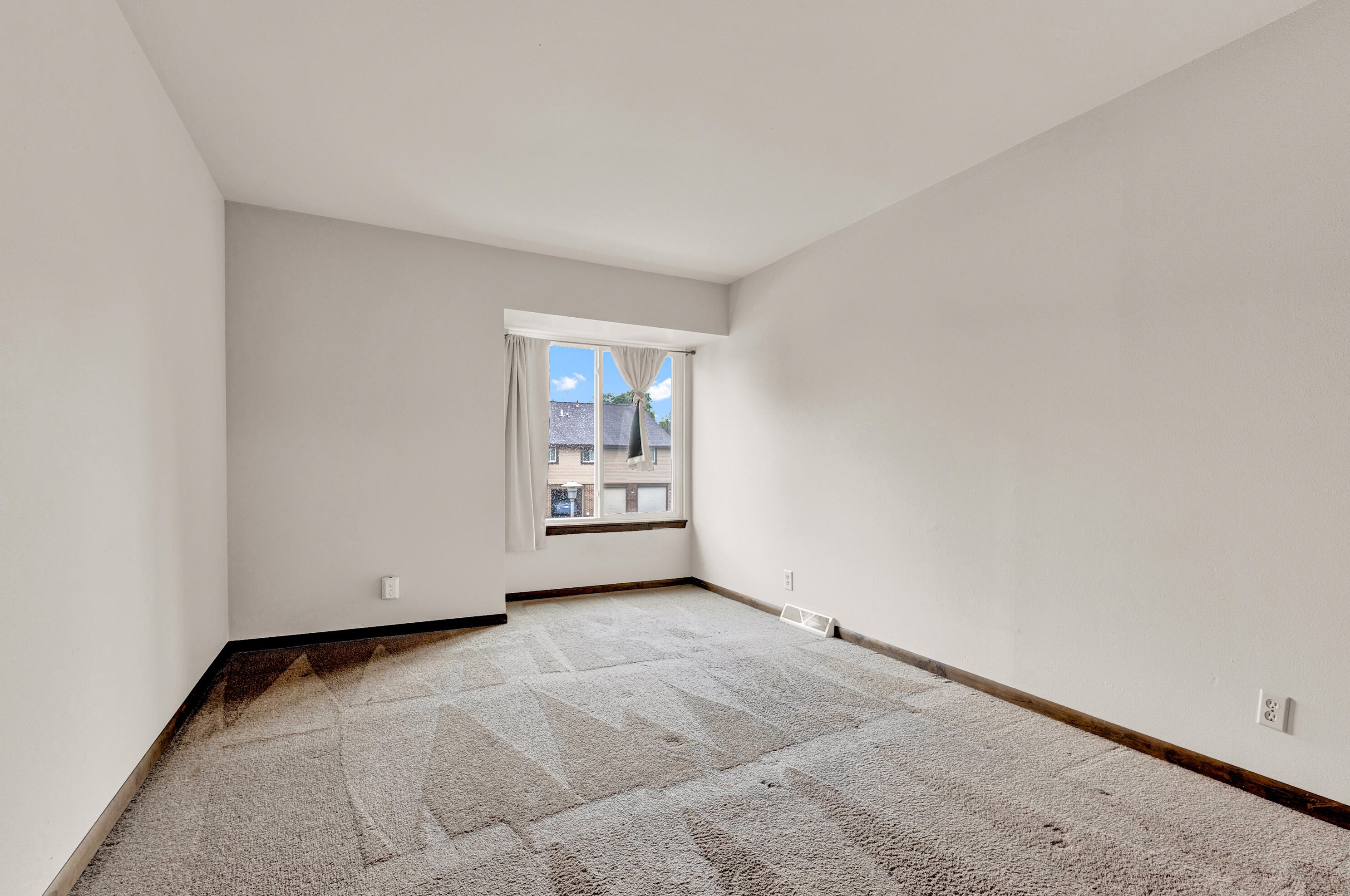 6370 20th St, Milwaukee WI 53221-5255 exterior