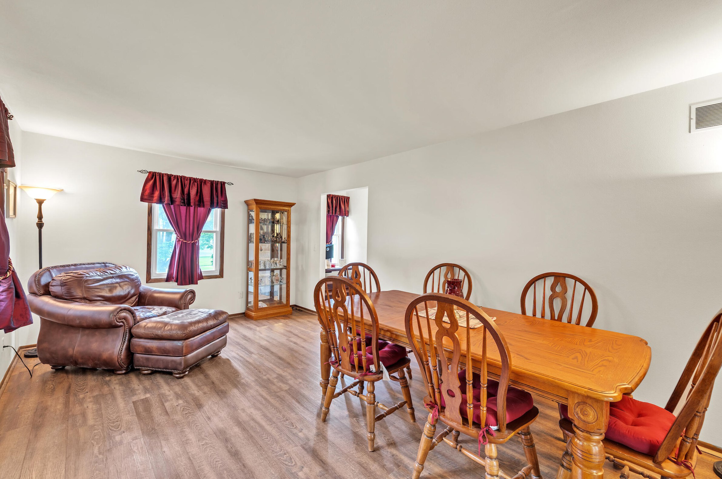 1051 Grandview Blvd, Waukesha, WI 53188-5553
