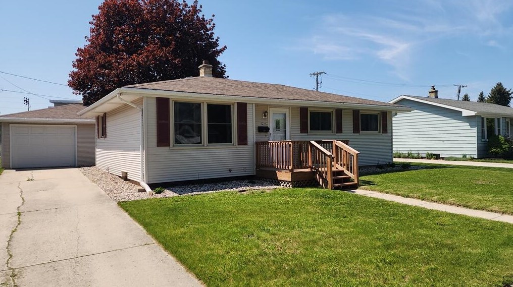 2902 22nd St, Sheboygan WI  53081-6514 exterior