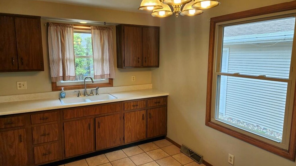 2902 22nd St, Sheboygan WI  53081-6514 exterior