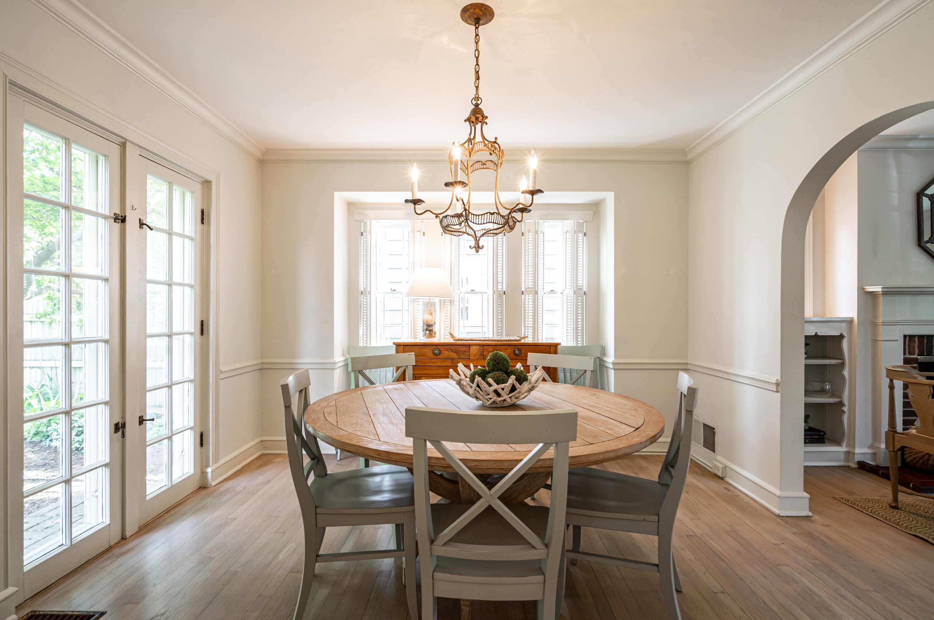 5968 Shoreland Ave, Milwaukee WI 53217-4661 exterior