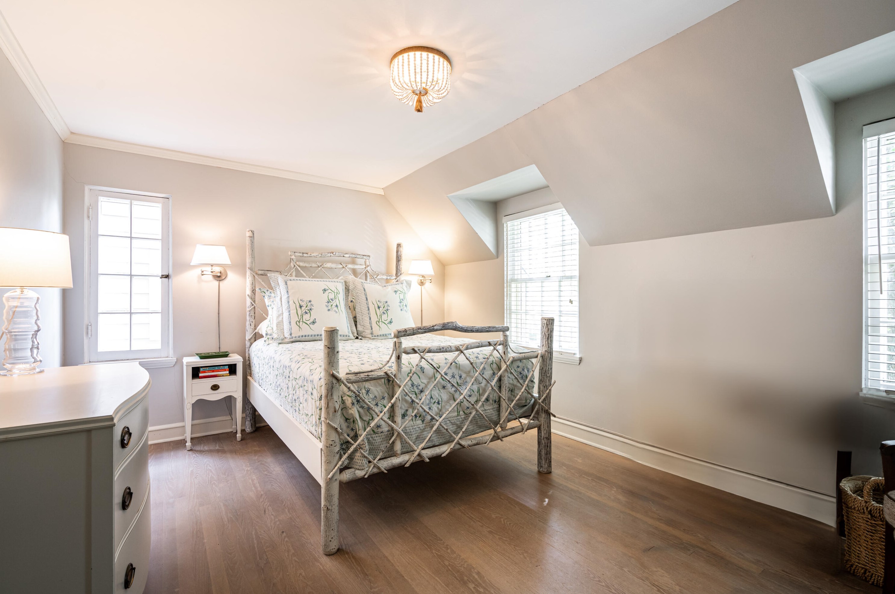 5968 Shoreland Ave, Milwaukee WI 53217-4661 exterior