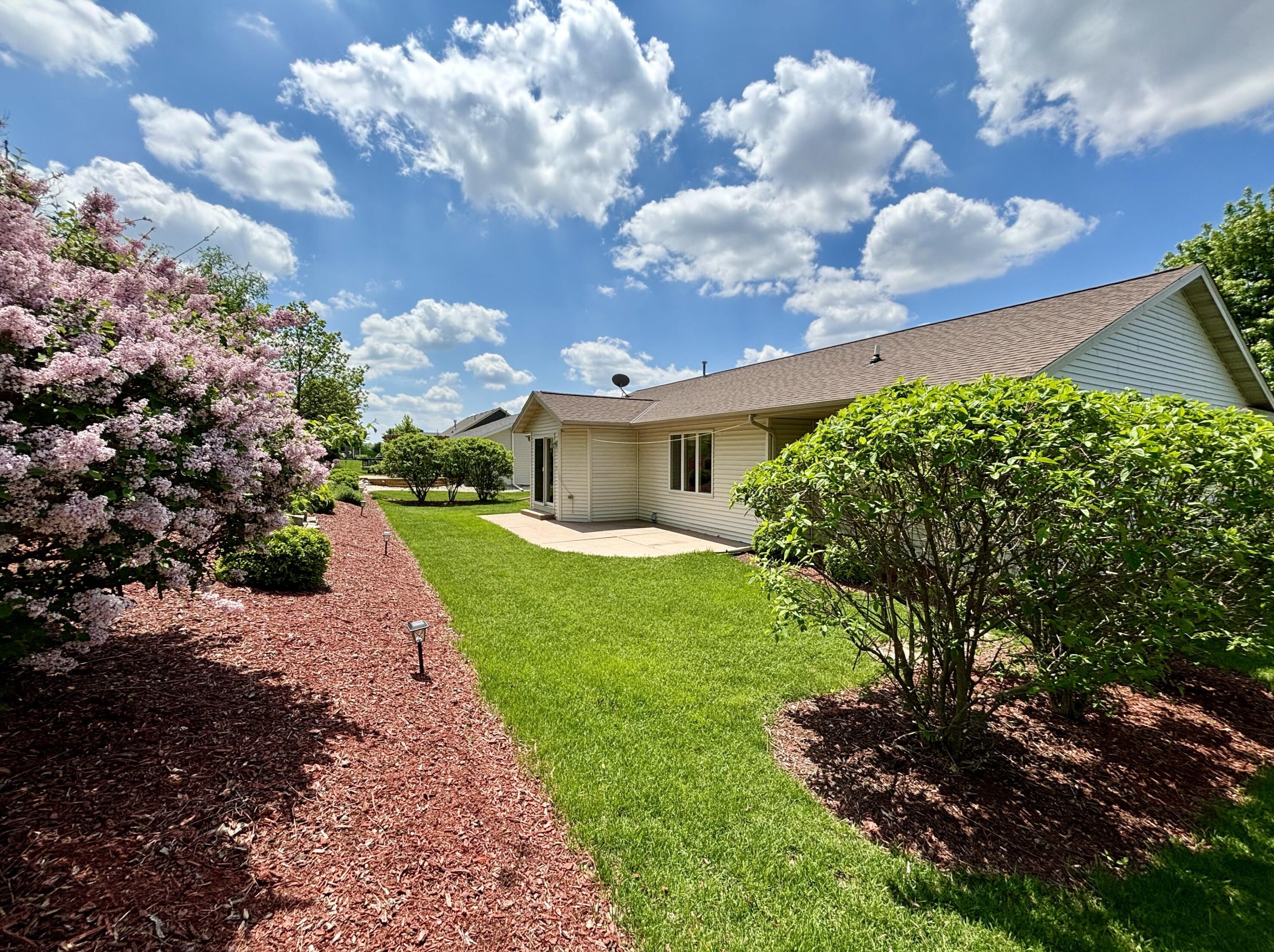 285 N Lapham St, Oconomowoc, WI 53066