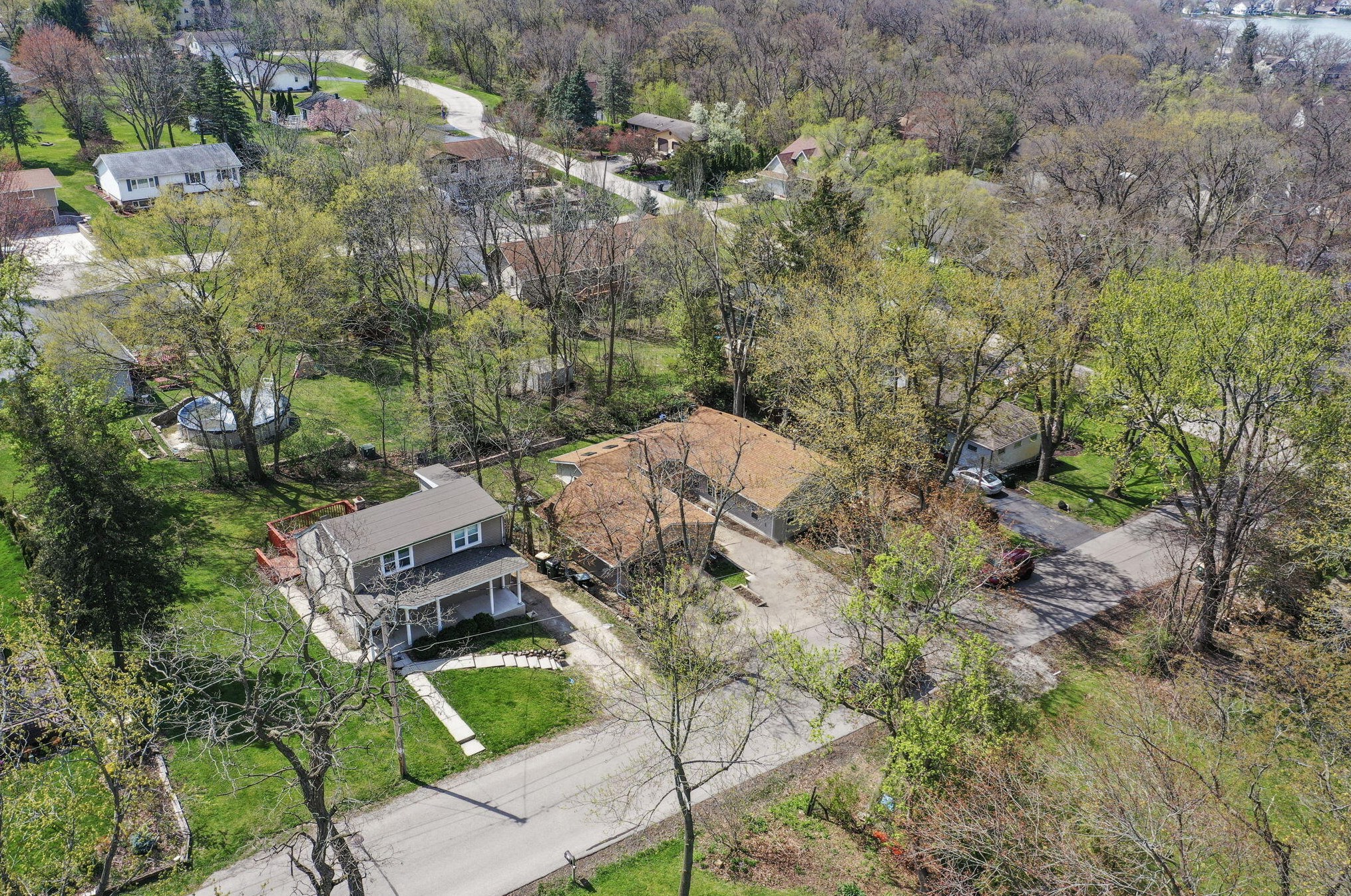 509 Sunset Rd, Twin Lakes, WI 53181-9401
