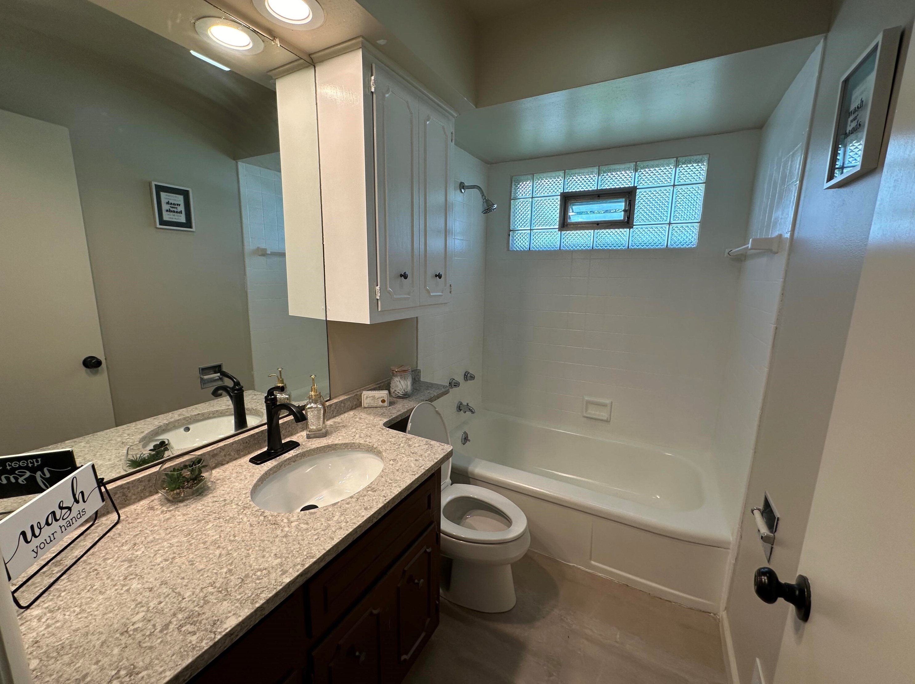 7861 Palmetto Ave, Milwaukee WI 53218-3748 exterior