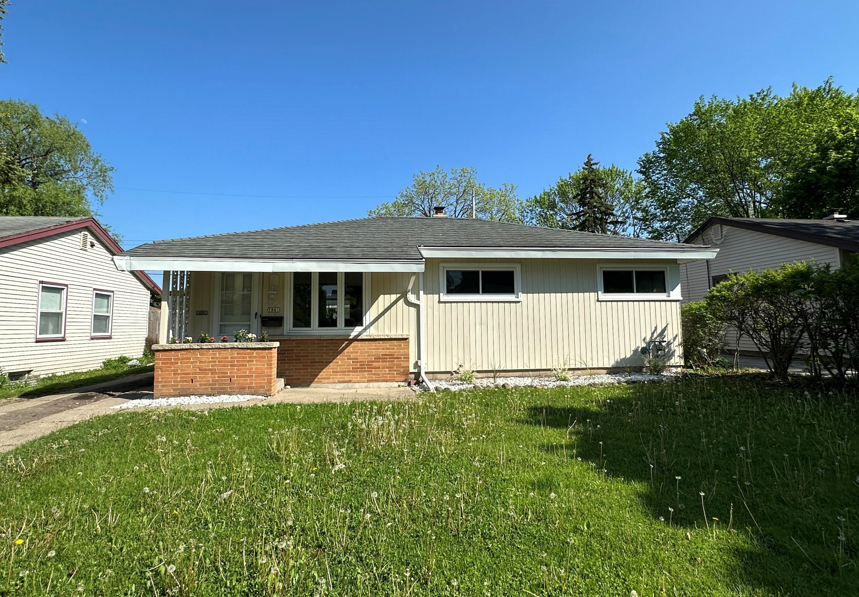 7861 W Palmetto Ave, Milwaukee, WI 53218