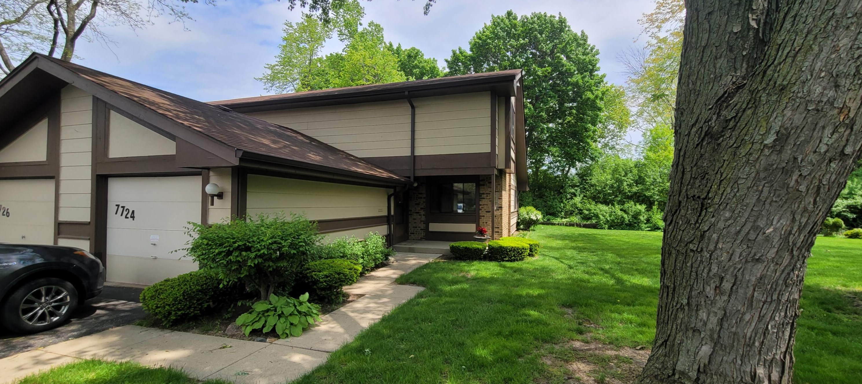 7724 Heather Ave, Milwaukee, WI 53223-2504