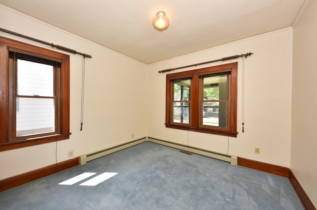 119 Ohio Ave, Milwaukee WI 53207-2759 exterior