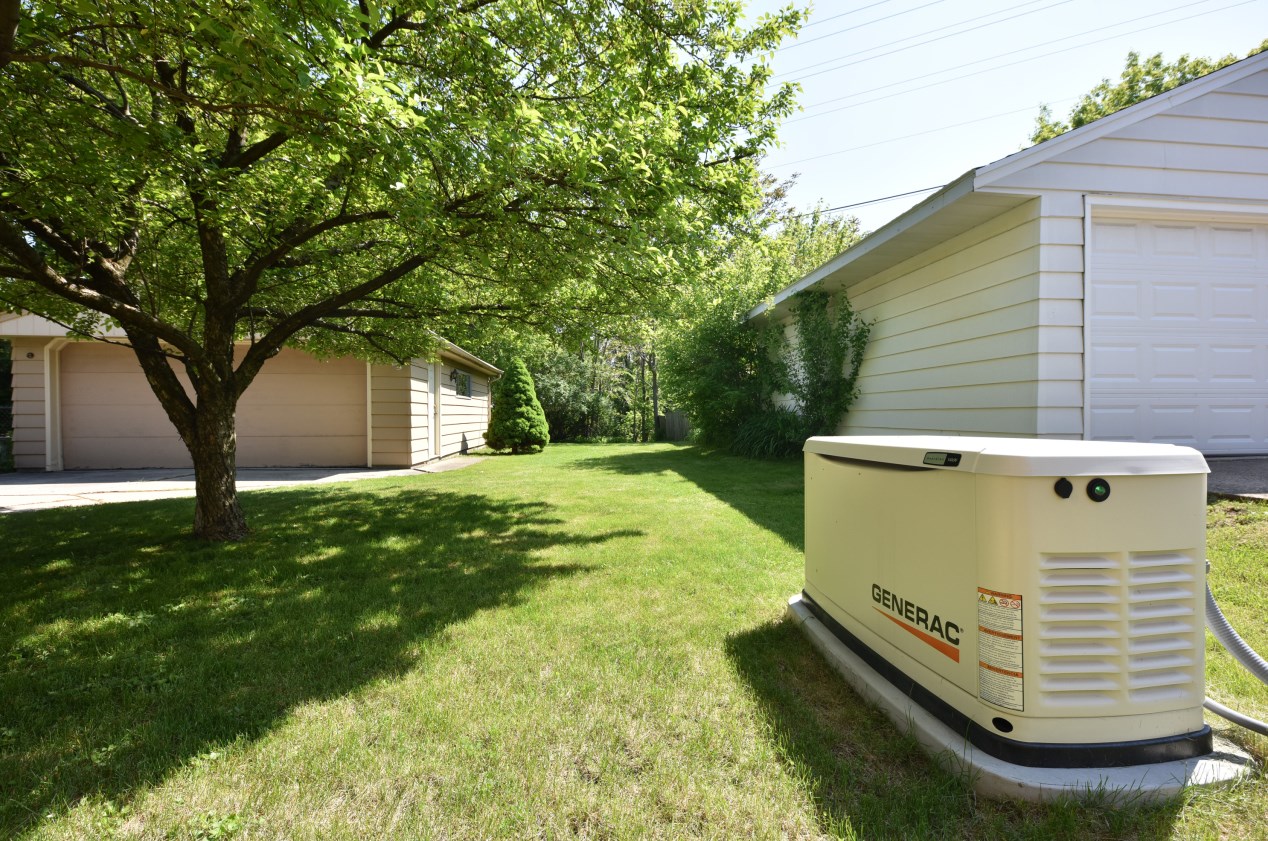 119 Ohio Ave, Milwaukee WI 53207-2759 exterior