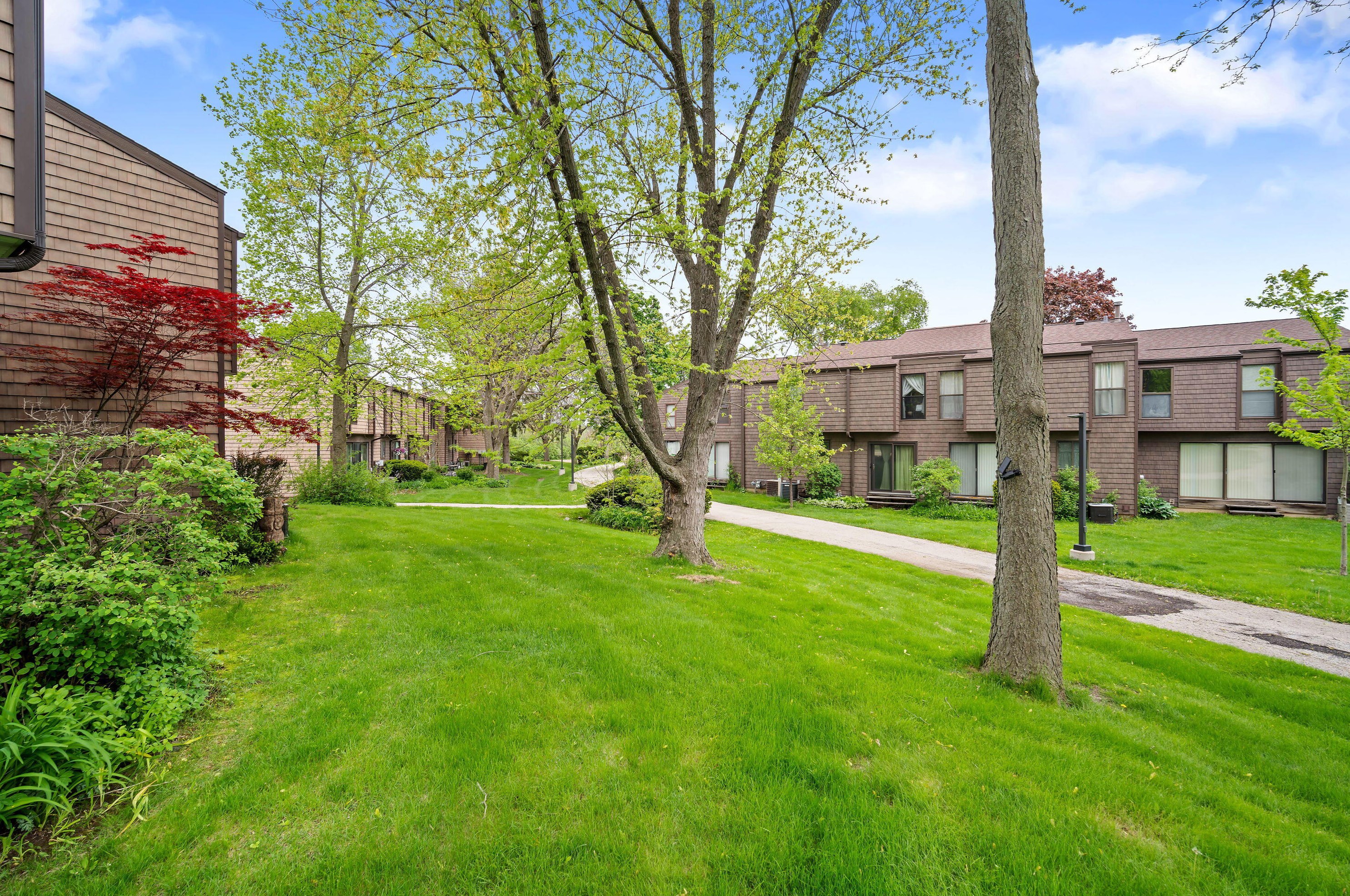 6945 Glenbrook Rd, Milwaukee WI  53223-1111 exterior