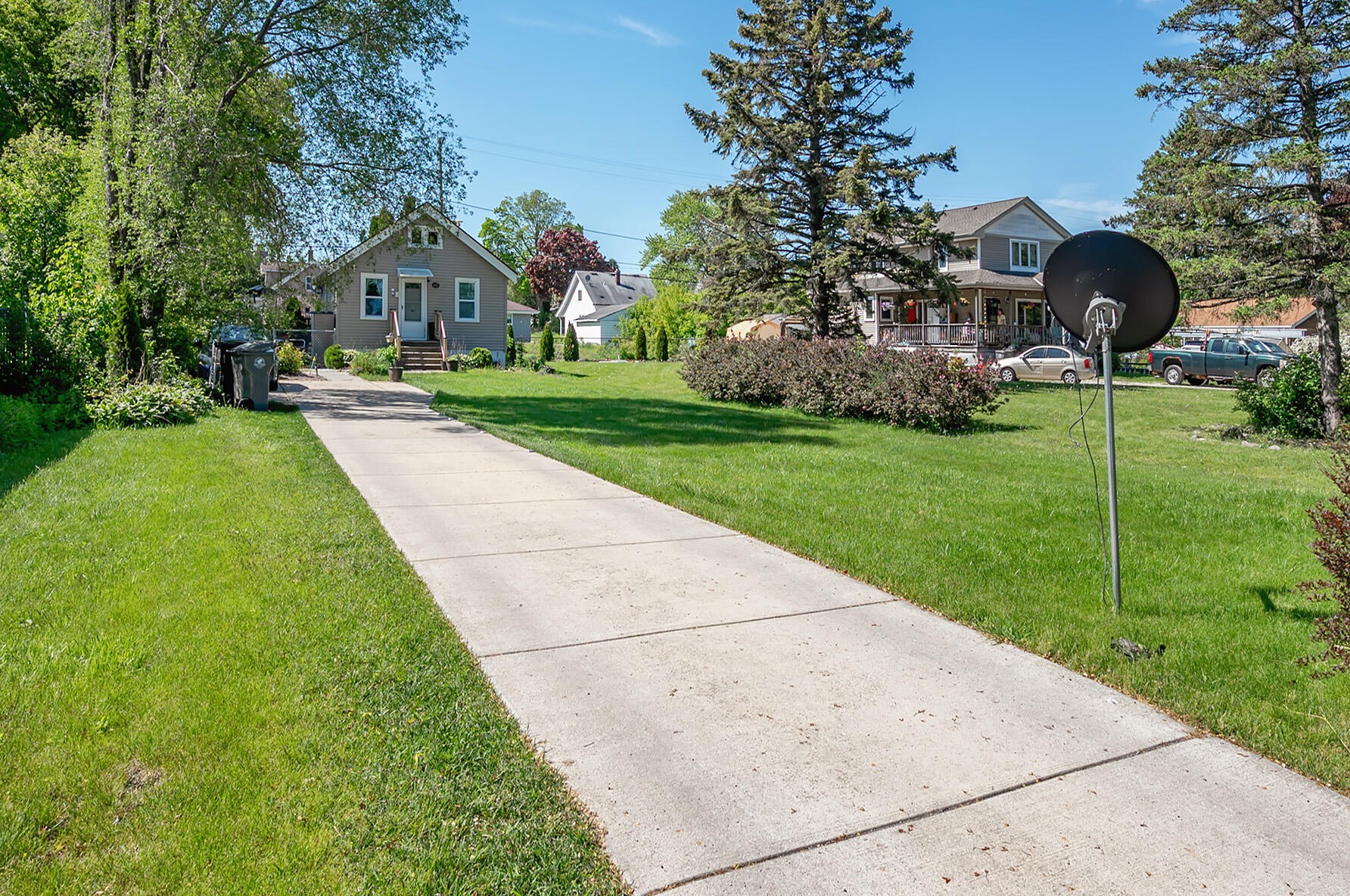 3673 Iona Ter, Cudahy, WI 53110-2715