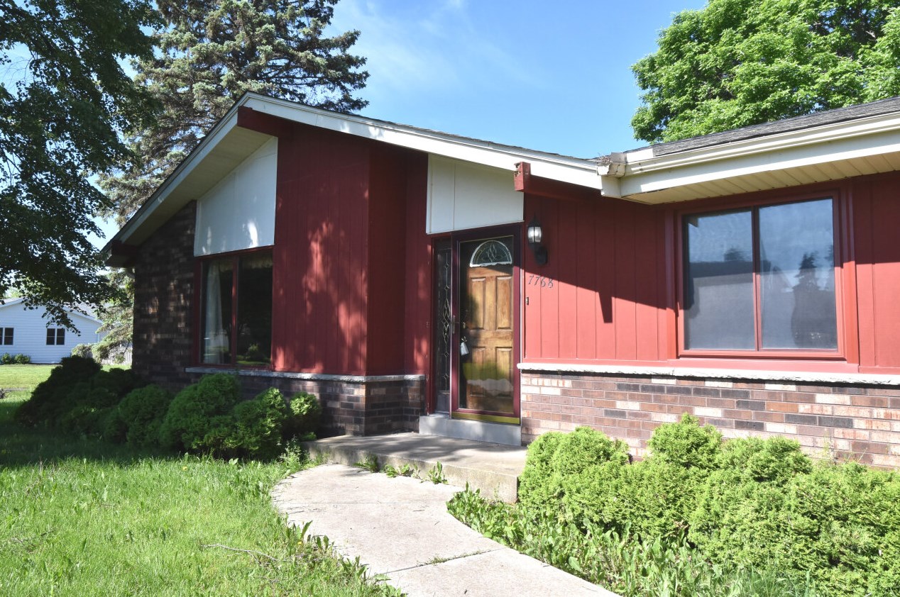 7768 105 Ave, Kenosha WI 53158-1102 exterior