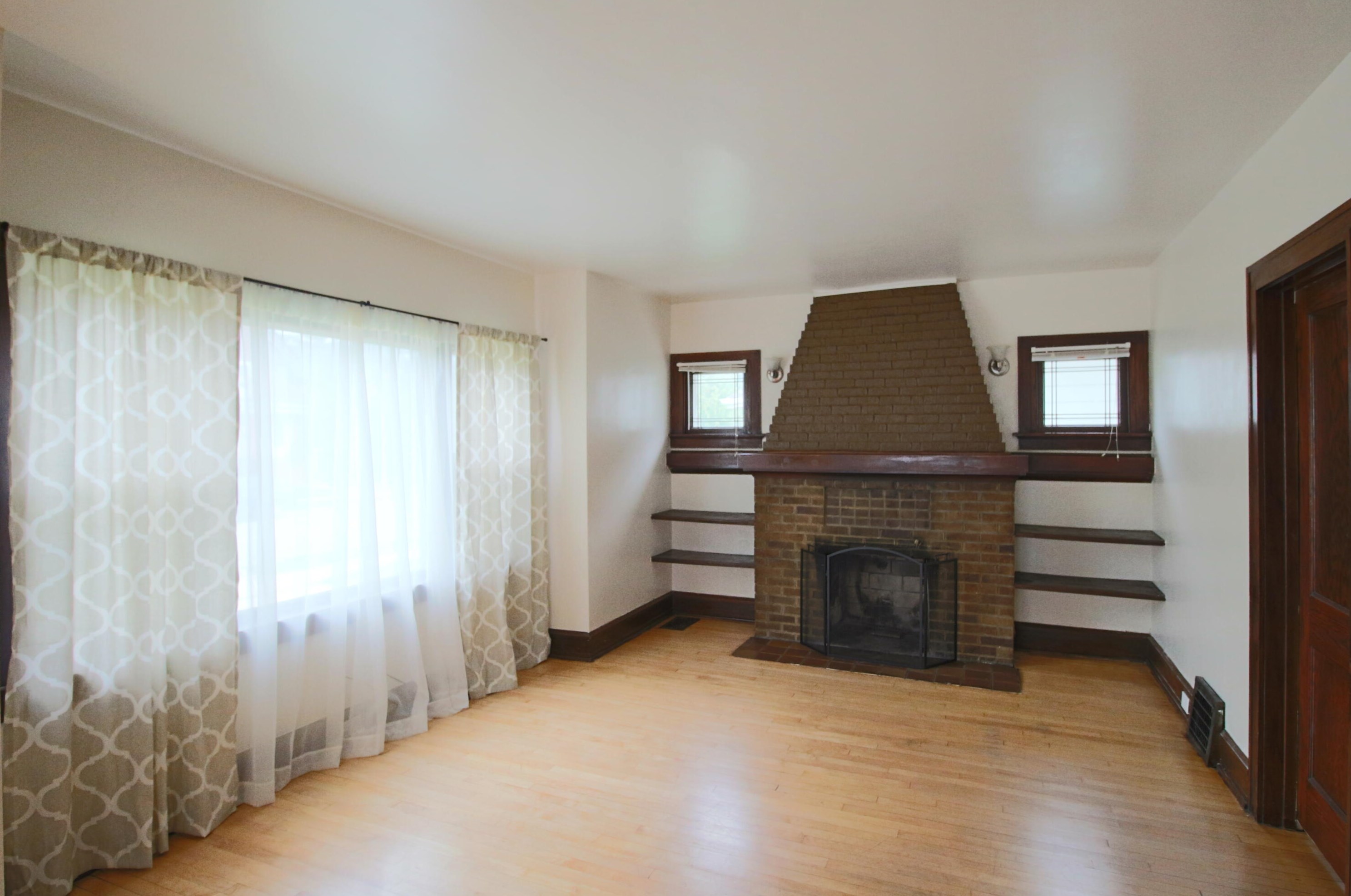 2150 N 55th St, Milwaukee, WI 53208