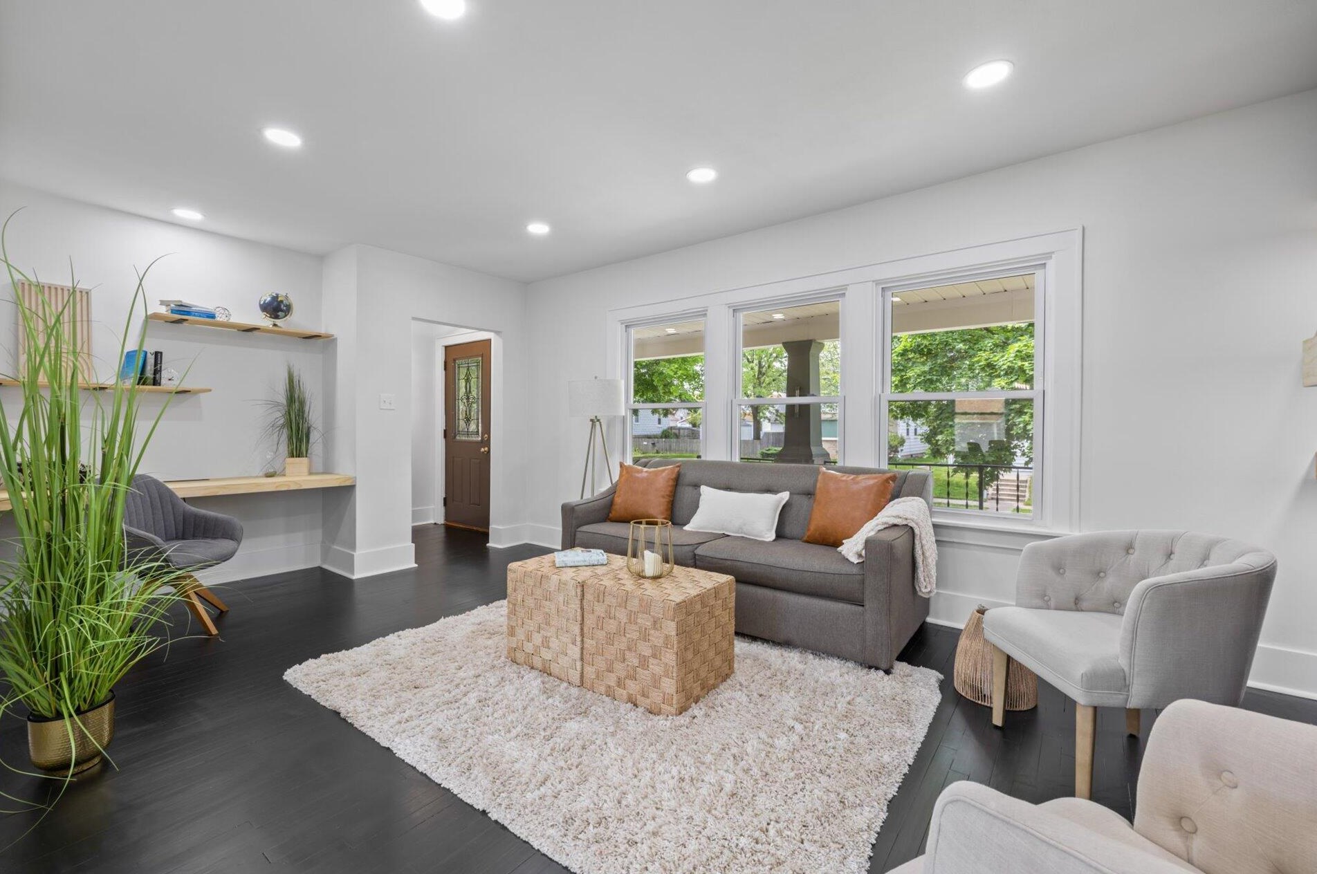 2132 71, Milwaukee WI 53214-1654 exterior