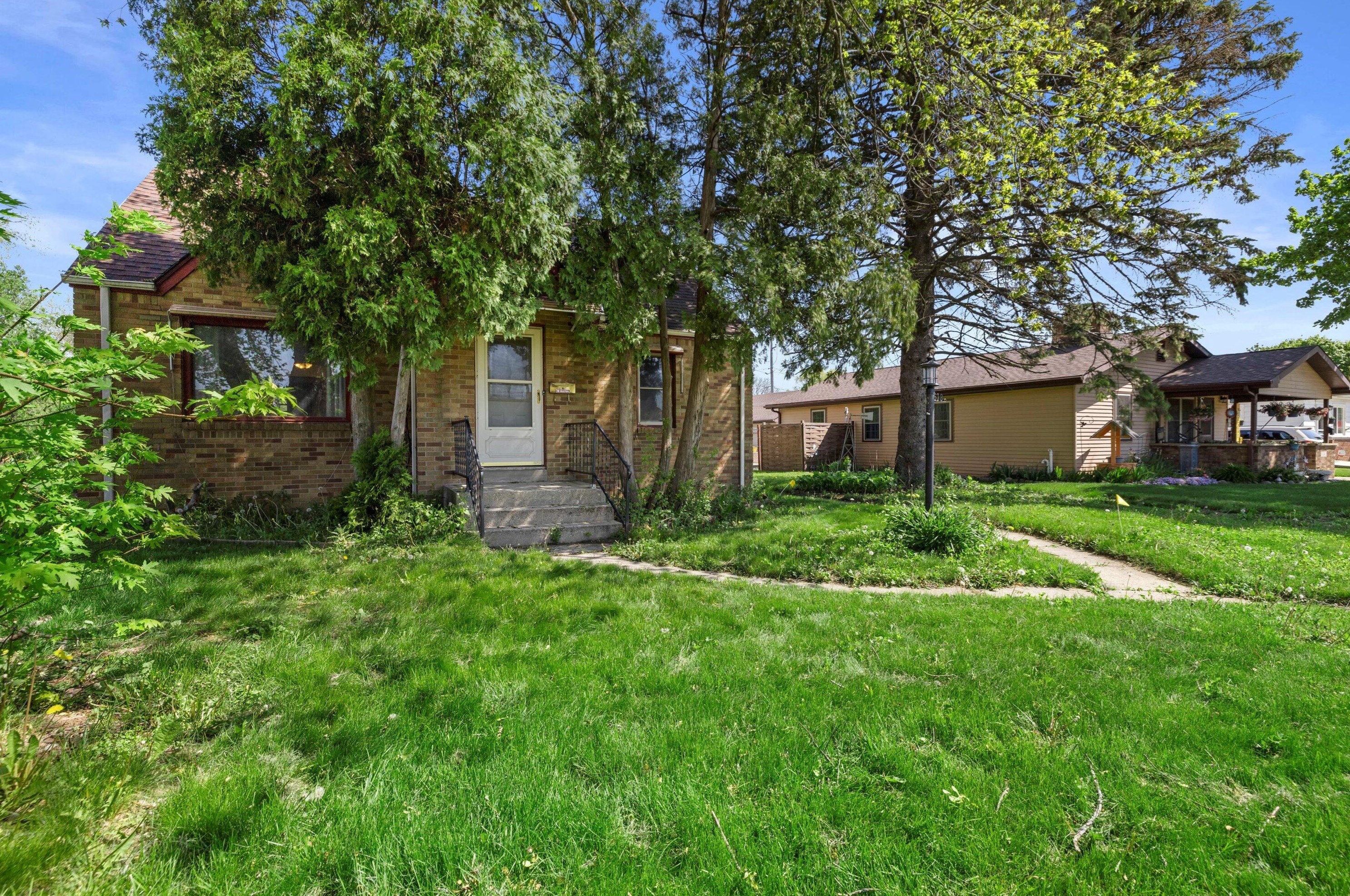 618 Park Ave, South Milwaukee, WI 53172