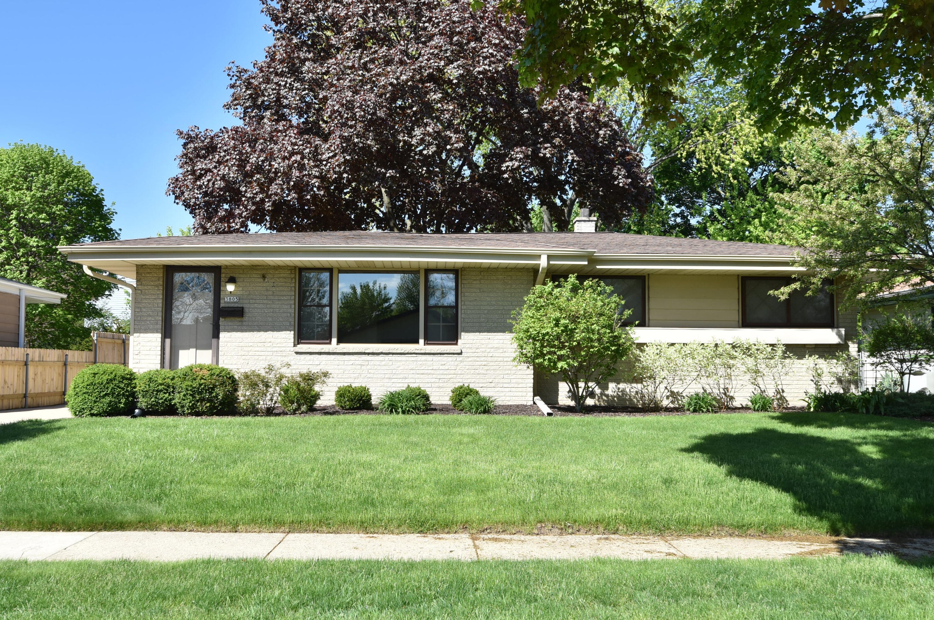 3805 Marcy St, Milwaukee WI 53220-1836 exterior