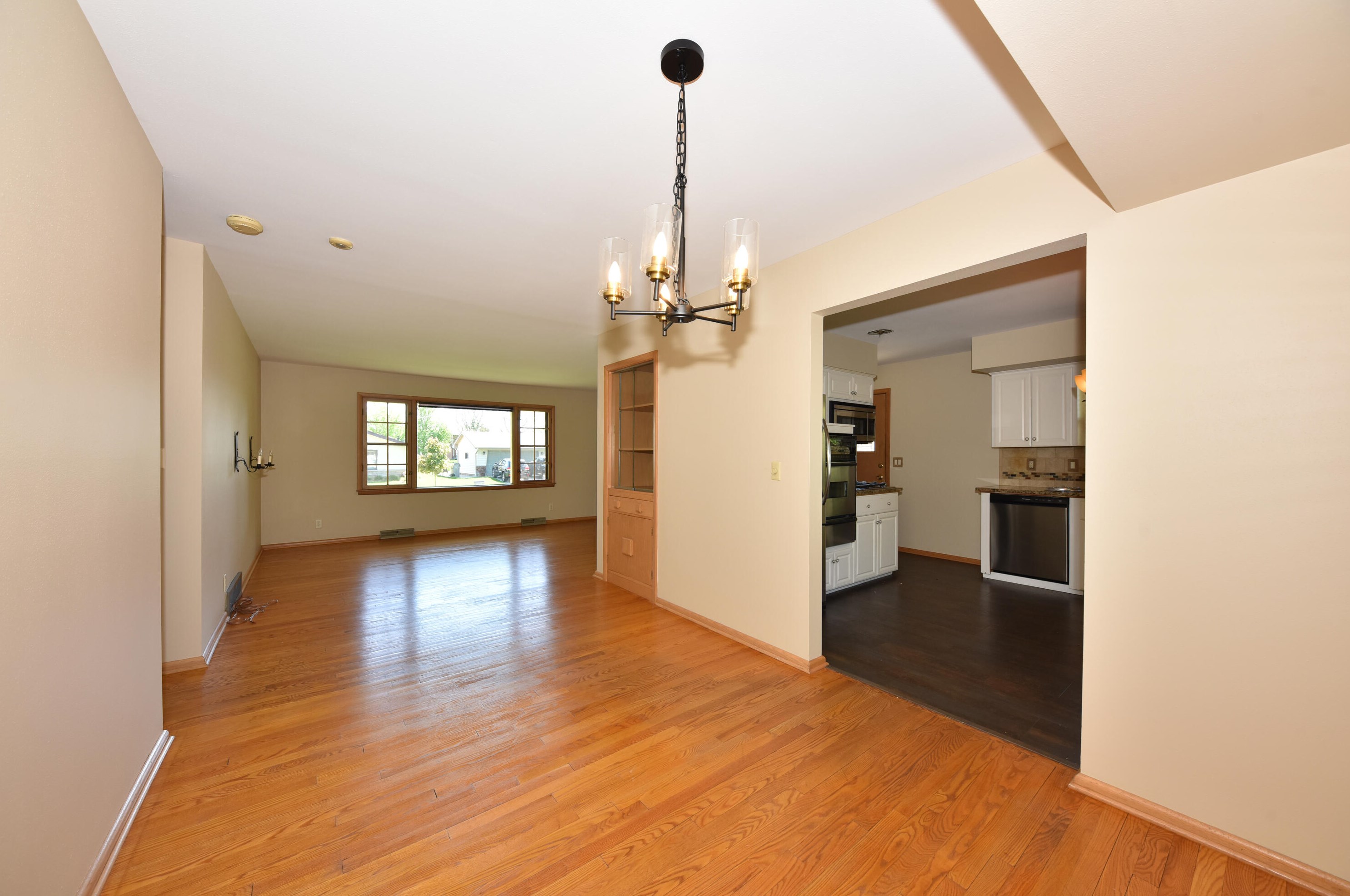 3805 Marcy St, Milwaukee WI 53220-1836 exterior