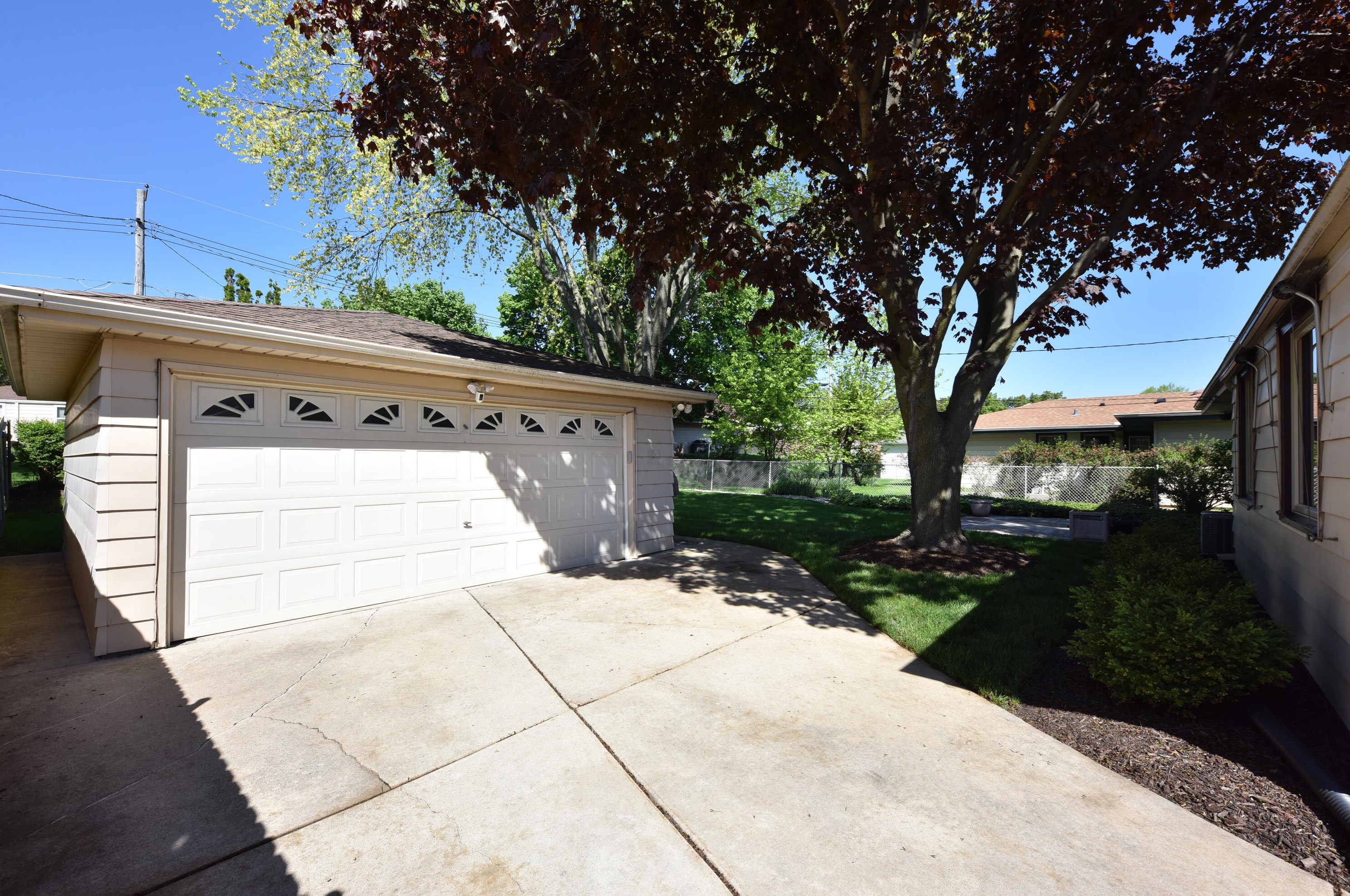 3805 Marcy St, Milwaukee WI 53220-1836 exterior