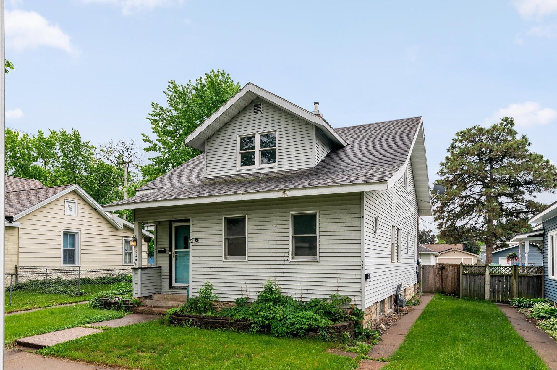 946 Adams St #944, La Crosse, WI 54601