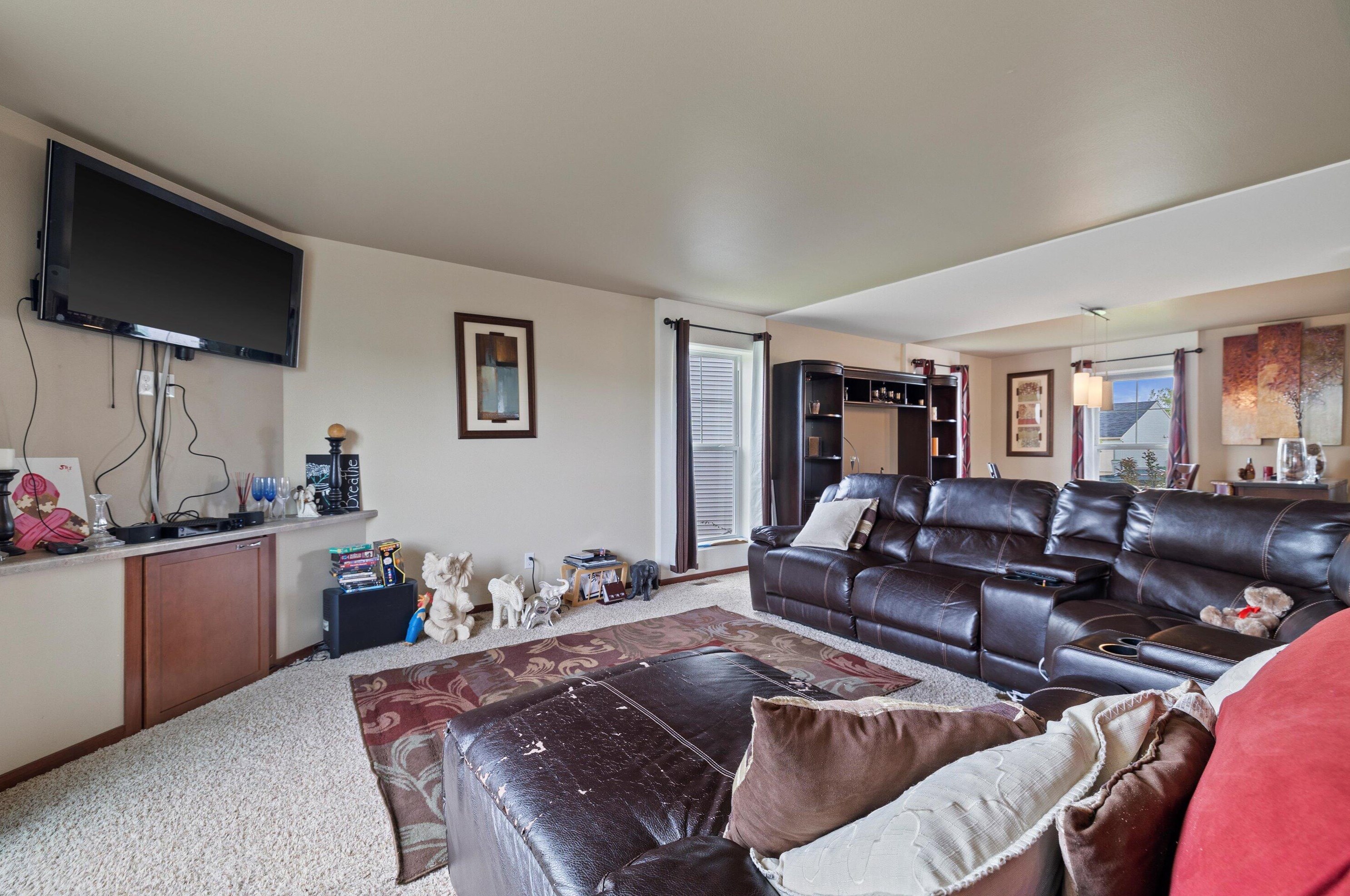 7942 Riverview, Milwaukee WI 53209 exterior