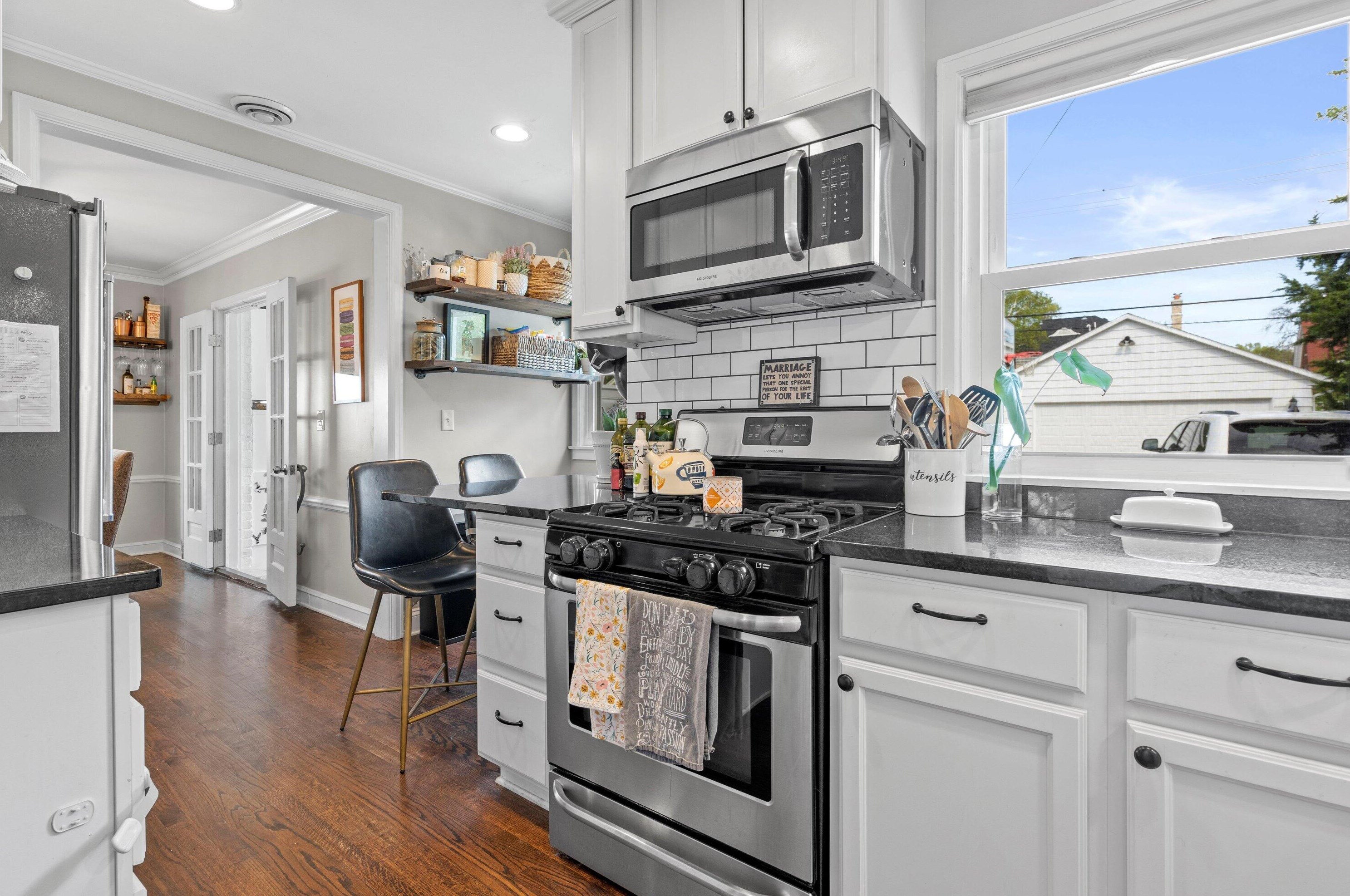 5546 Shoreland Ave, Milwaukee WI  53217-5157 exterior