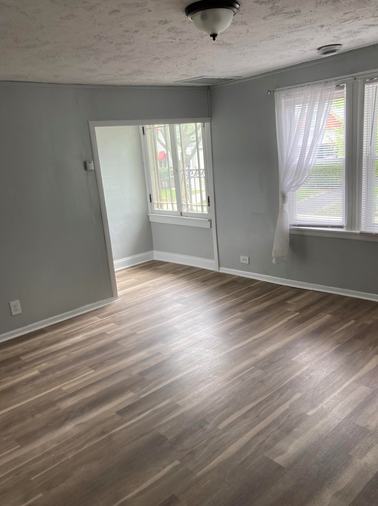 117 N 60th St #3, Milwaukee, WI 53213