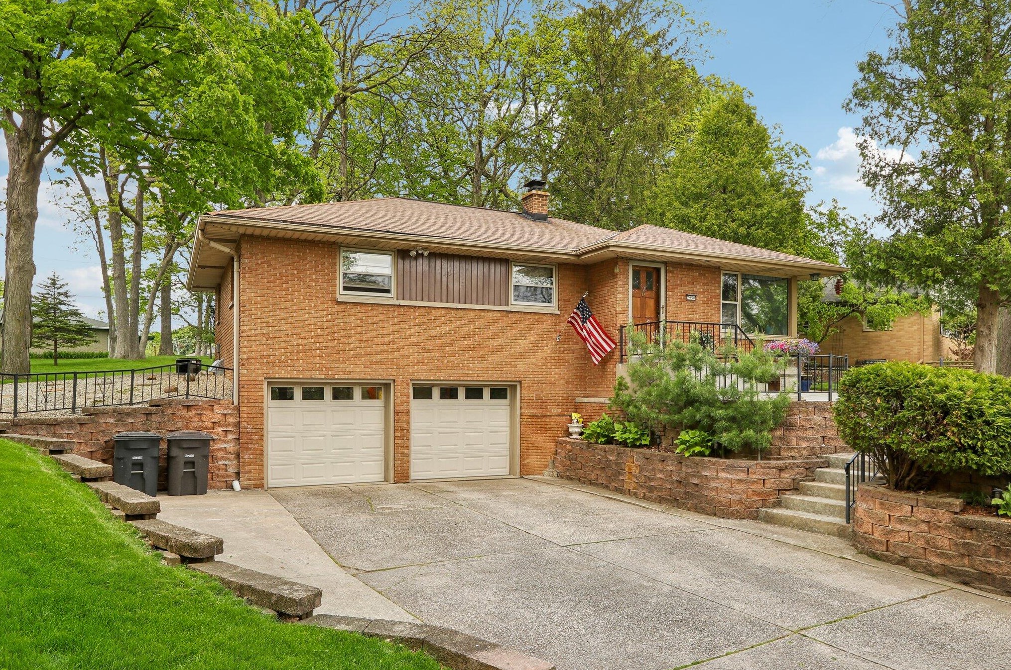 7950 Allerton Ave, Milwaukee, WI 53220-3316