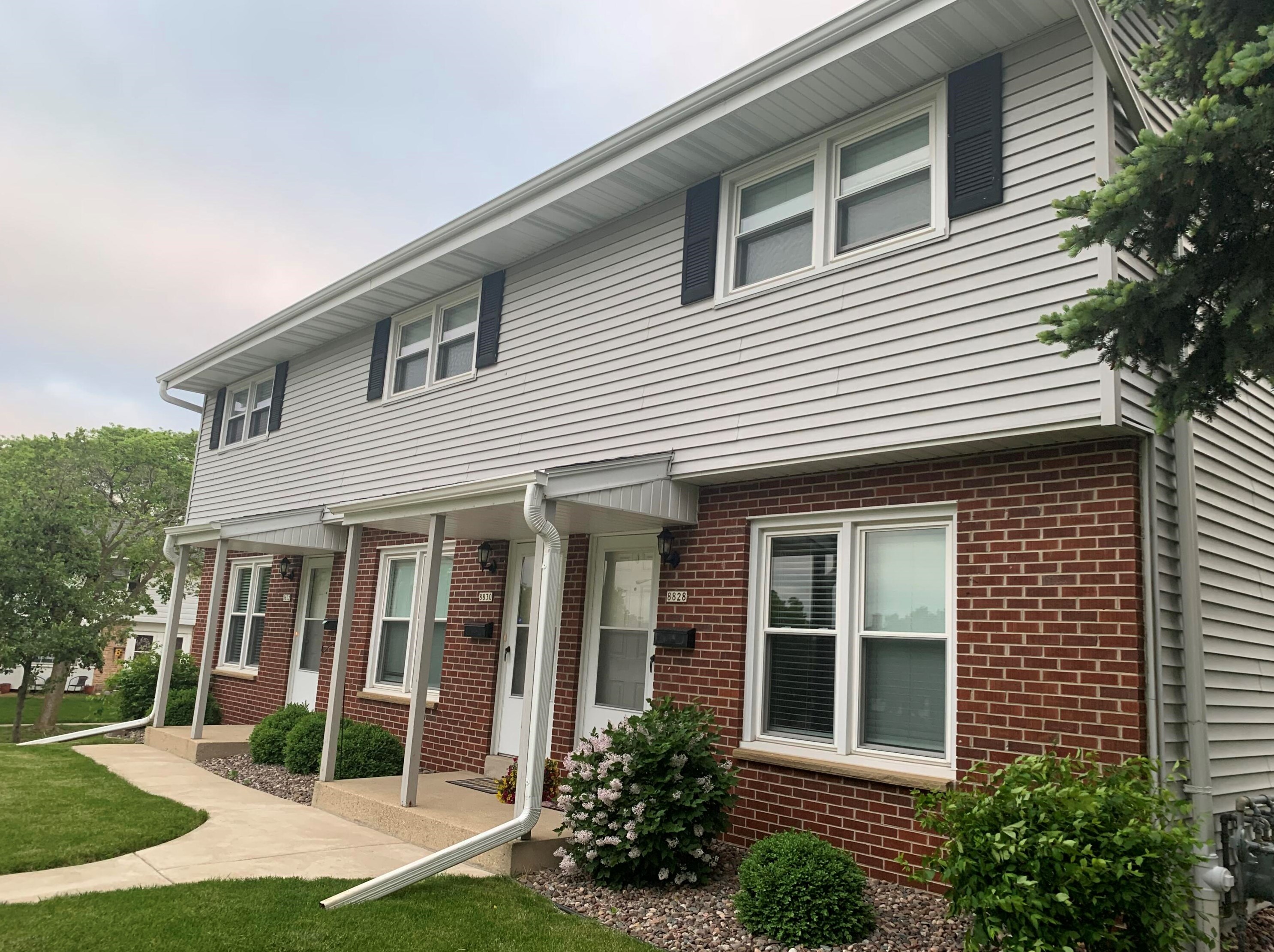 8832 W Howard Ave, Milwaukee, WI 53228