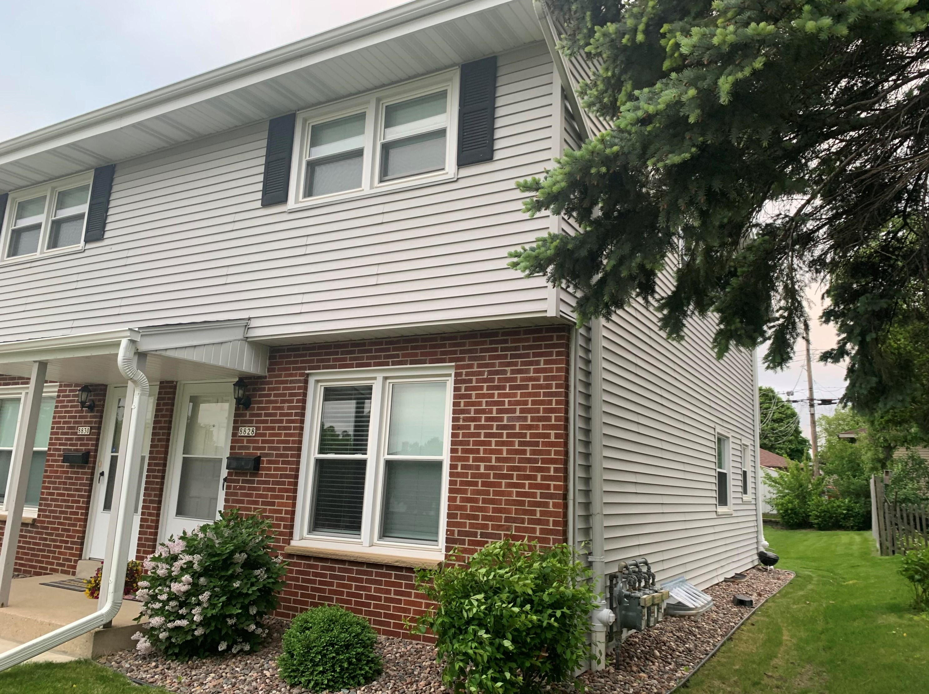 8832 Howard Ave, Milwaukee WI  53228-1752 exterior